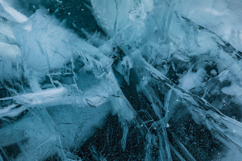 聆听冰之物语 西伯利亚冰封的湖泊之美