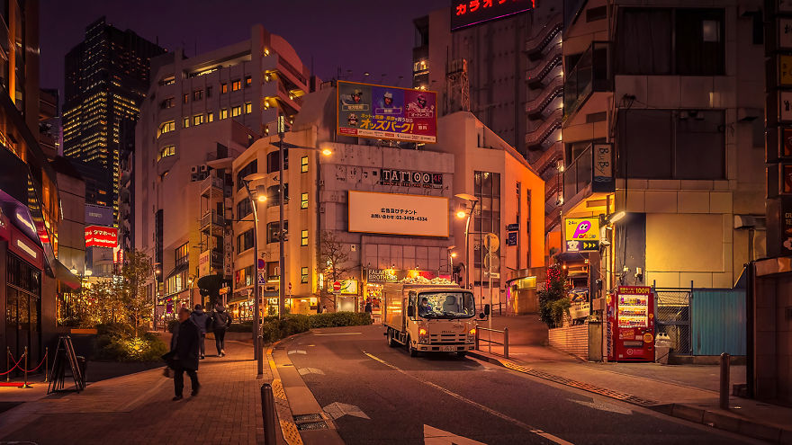 纸醉金迷的日本街头 昏黄幽暗的夜间都市