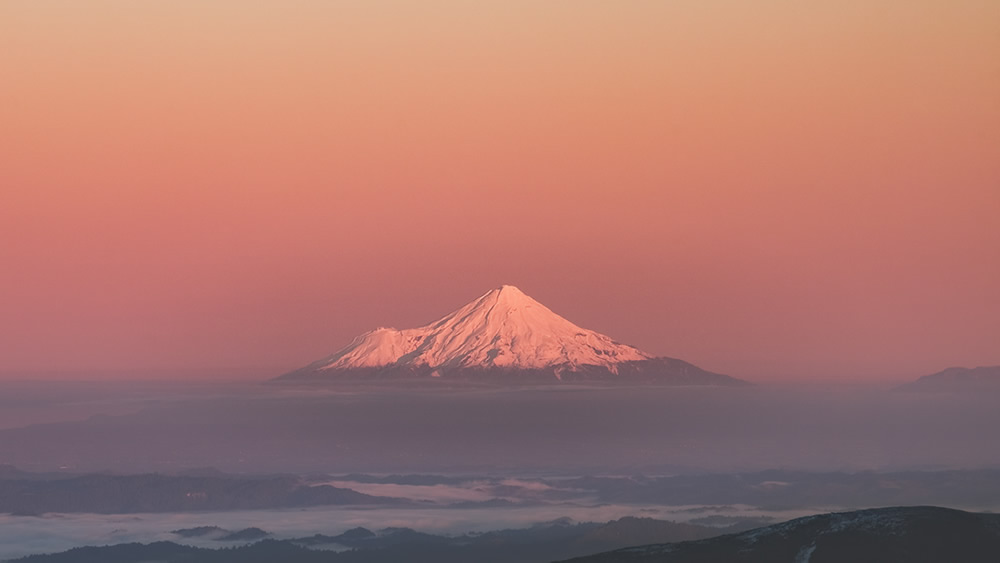 新西兰的冬日滑雪场 猎取自然的雪原美景