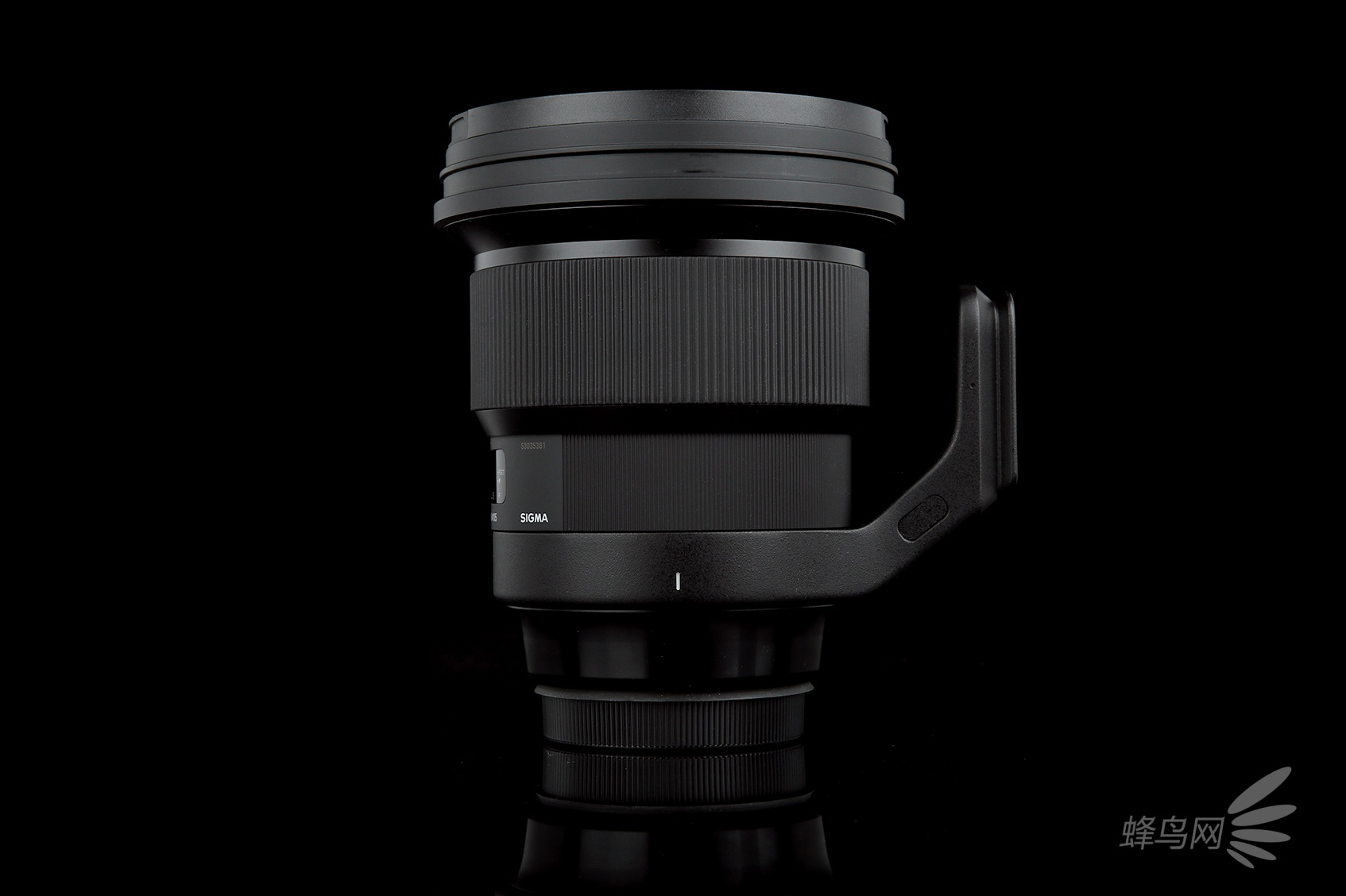 ɫС 105mm F1.4 Artۼ9299Ԫ