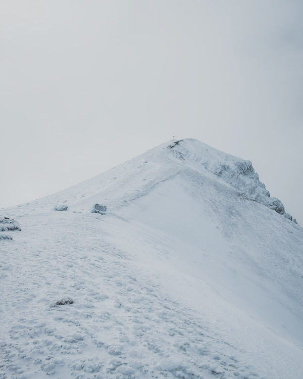 新西兰的冬日滑雪场 猎取自然的雪原美景