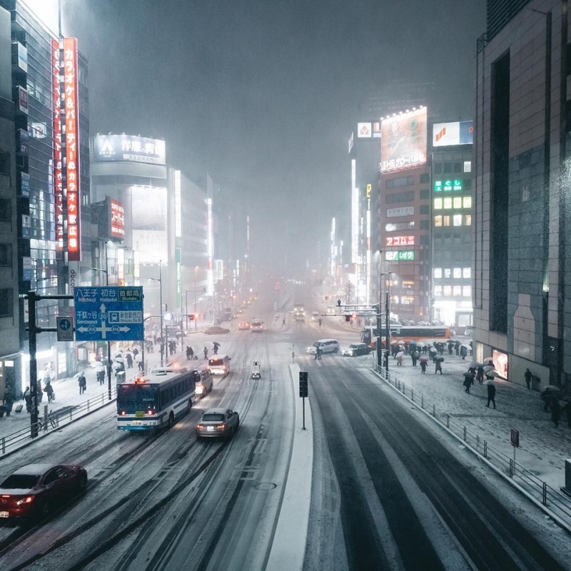 鹅毛大雪与灿烂霓虹 雪中的东京魔幻都市