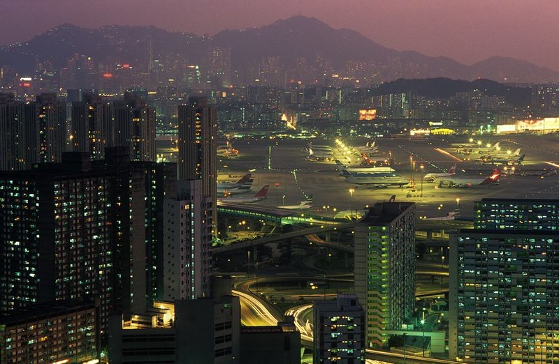 霓虹点亮的神秘之夜 70年代的怀旧香港