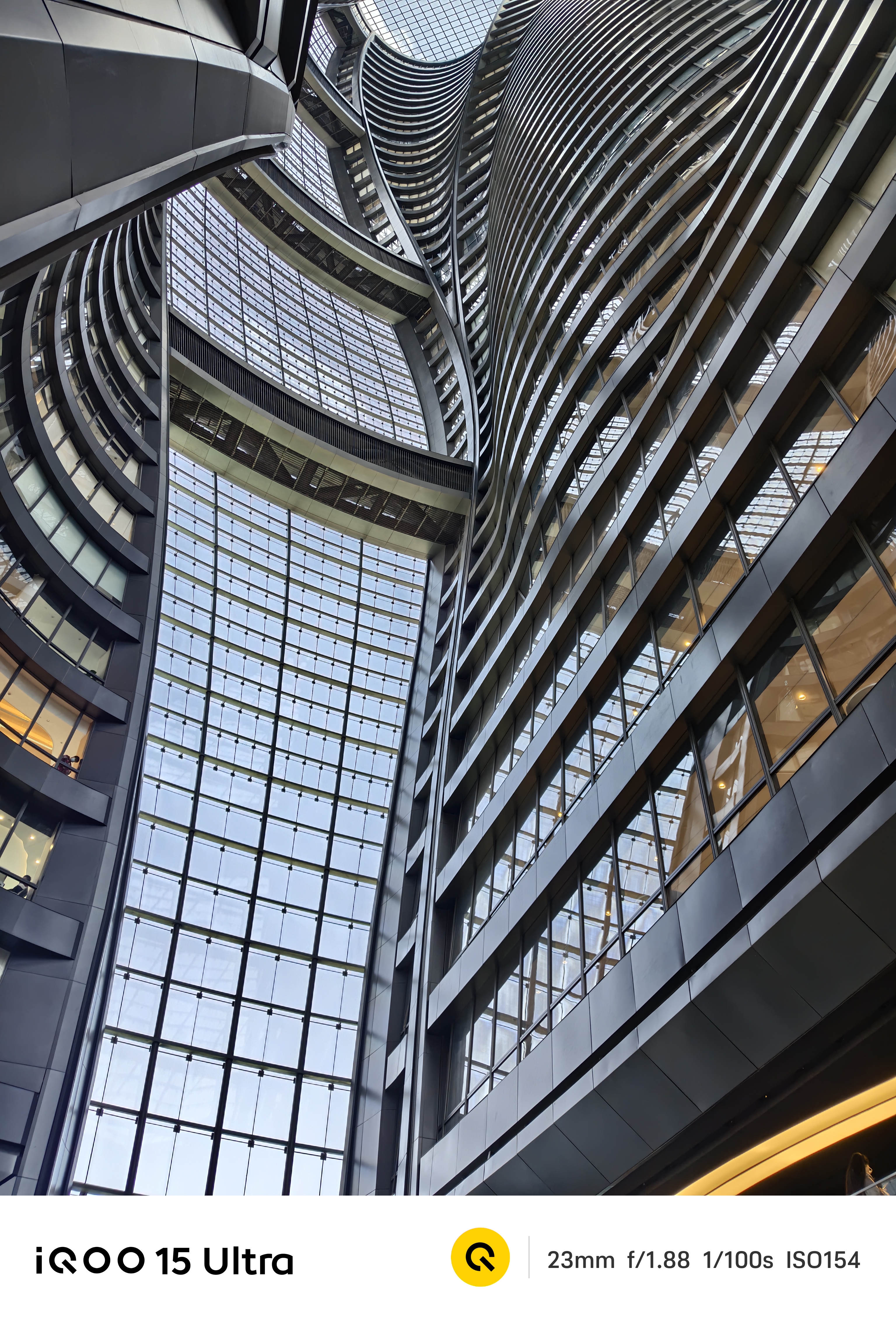 һ��רΪ������Ϸ�����ġ�Ultra���콢 iQOO 15 Ultra����