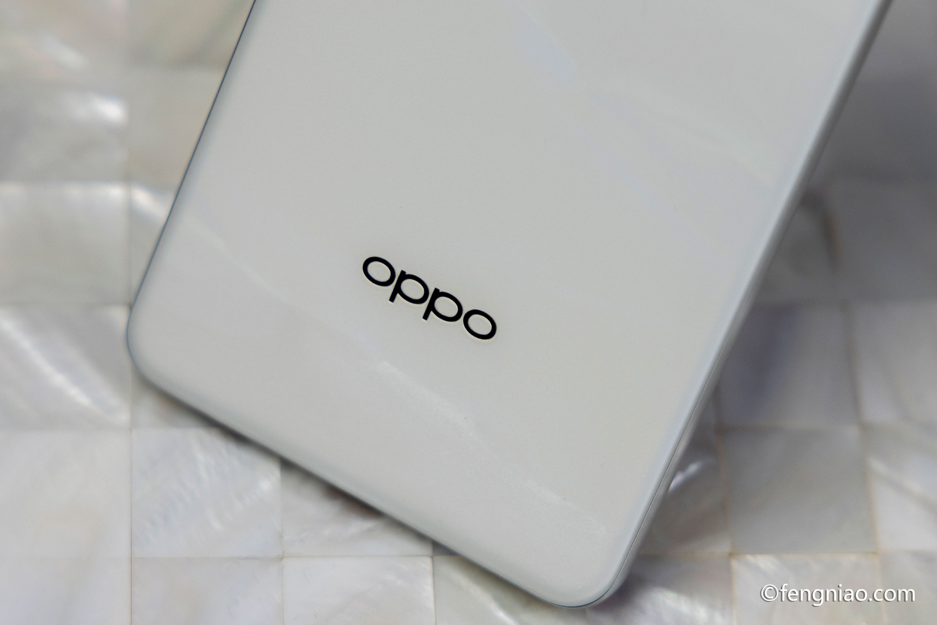 感受云层中的温柔阳光 OPPO Find X8 Pro漫步云端开箱