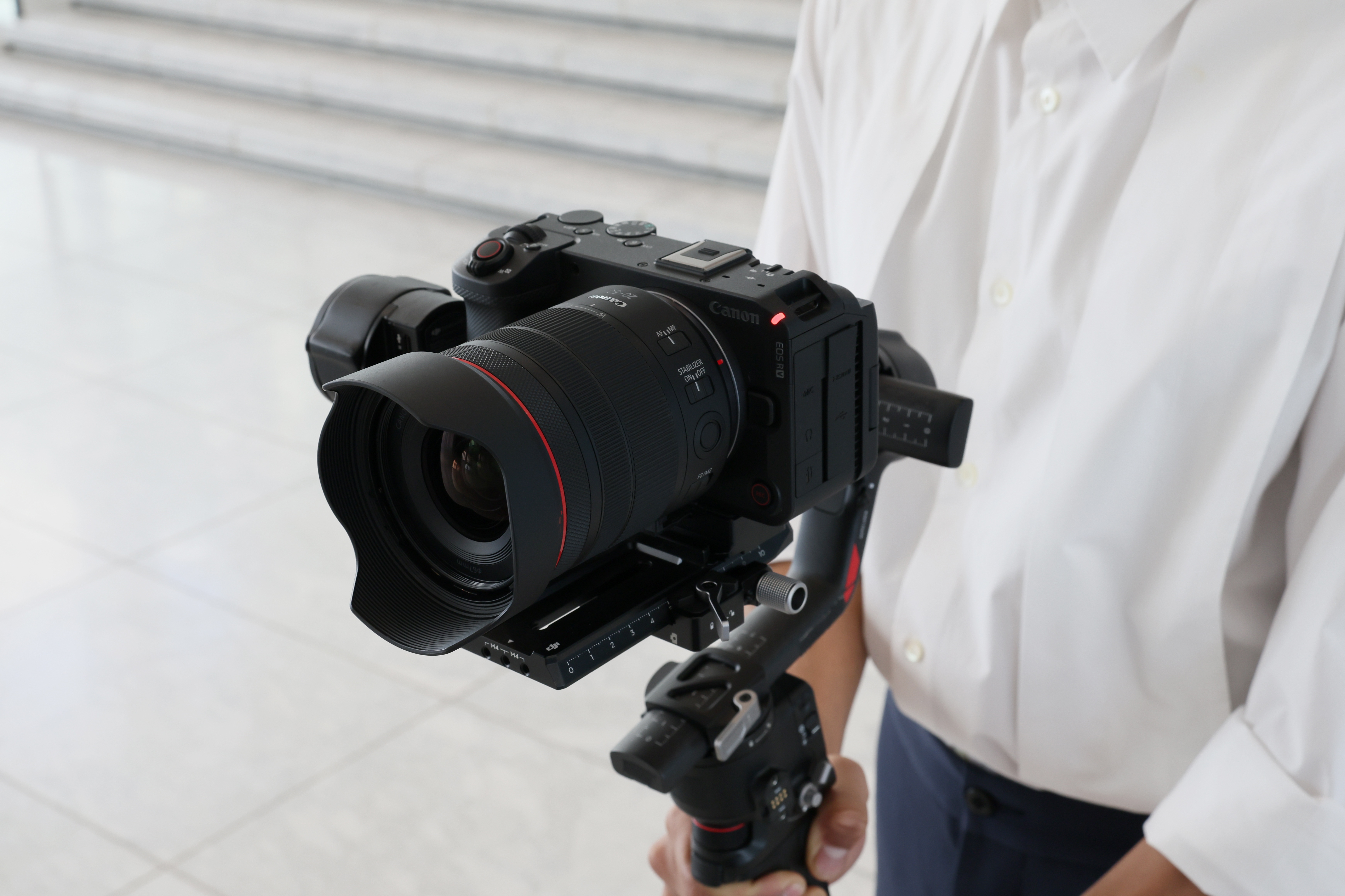 ���ܷ���������Ƶ��EOS R6 V 