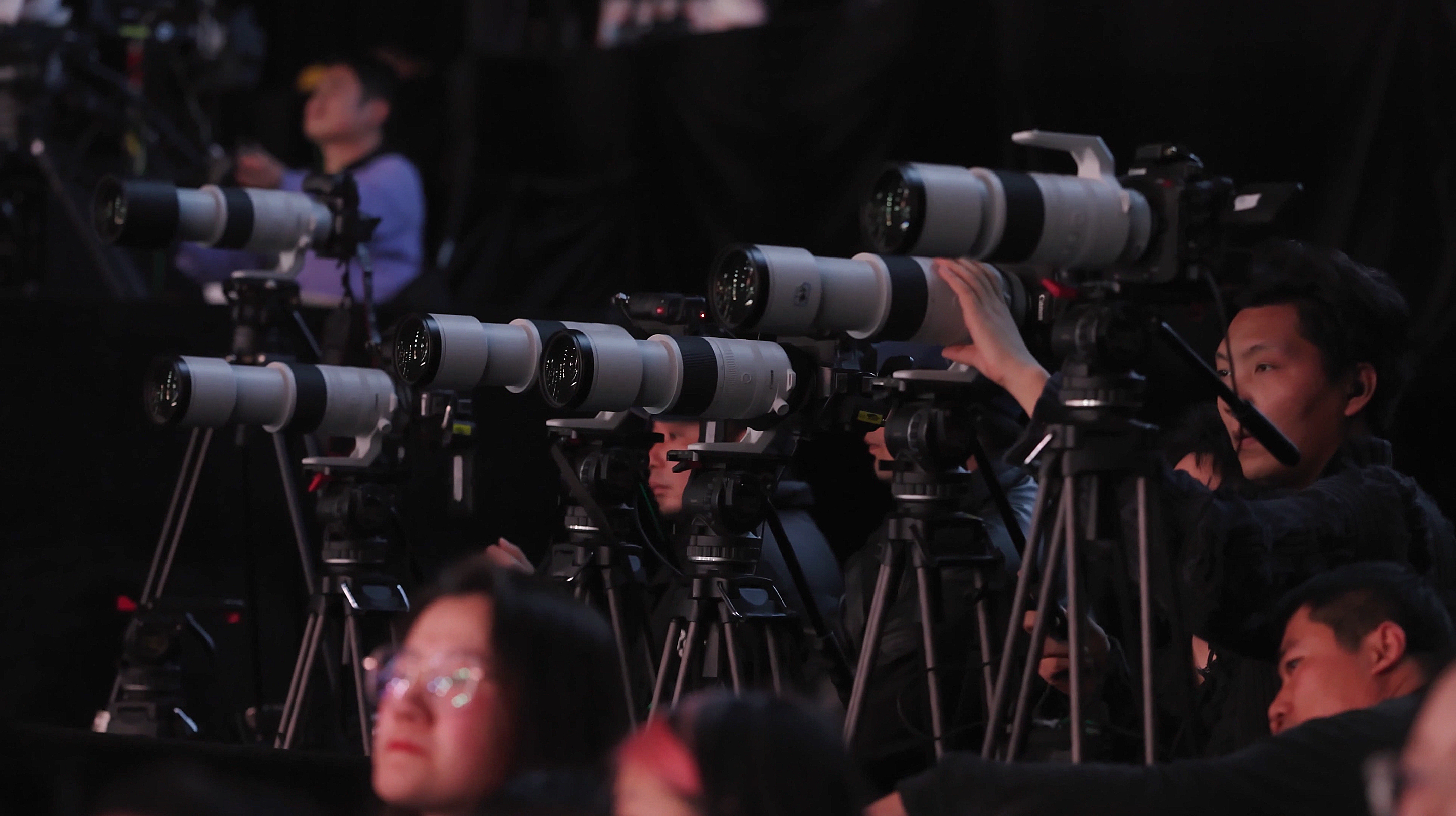 ����CINEMA EOSϵͳΪ��������Ϣ�������������λʵ������