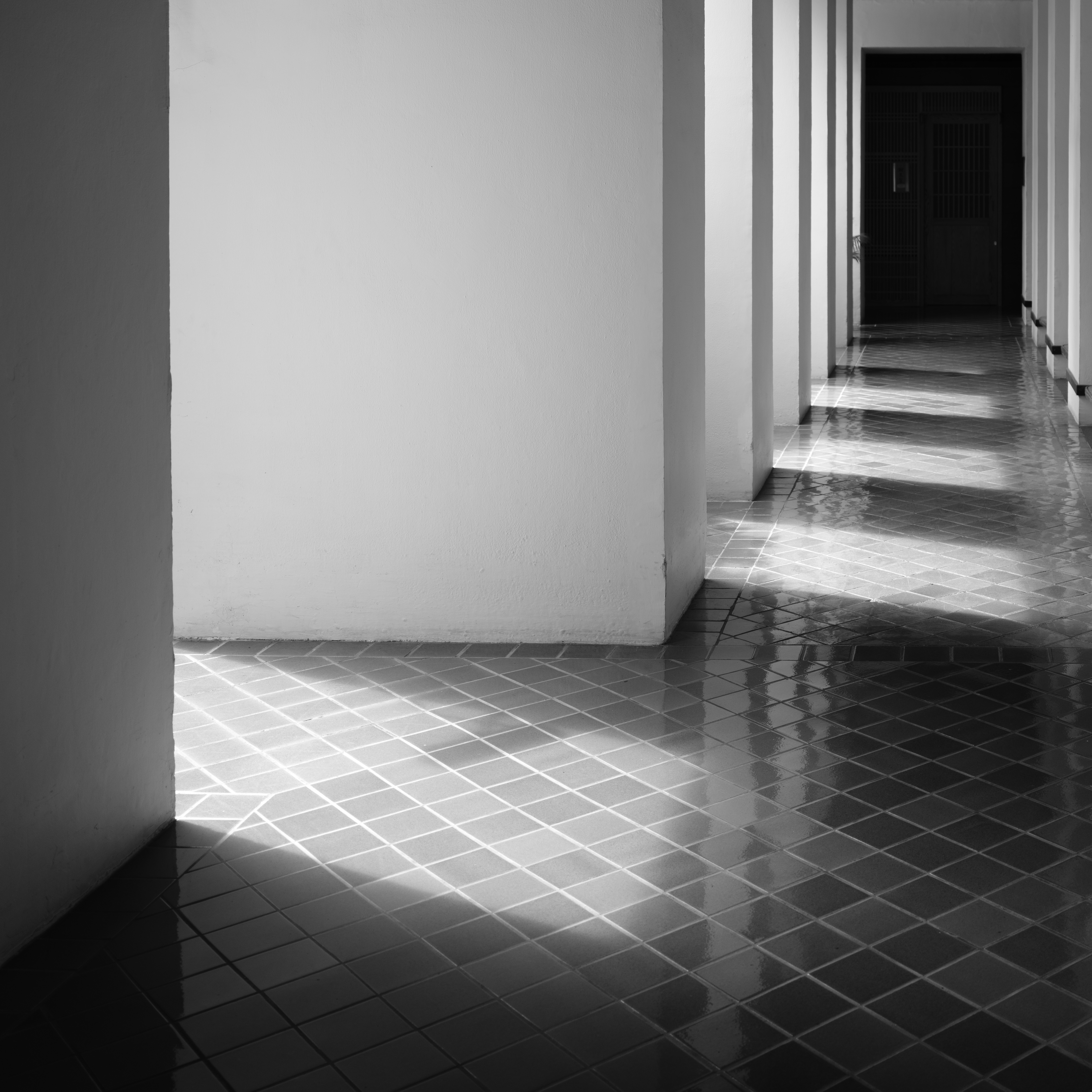 28mmF4的中画幅，是富士的“陷阱”还是扫街的“甜品”？