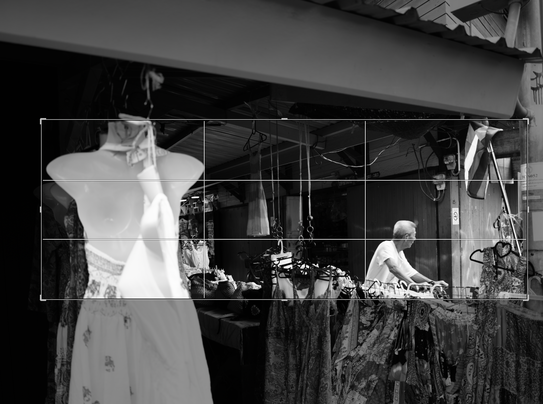 28mmF4的中画幅，是富士的“陷阱”还是扫街的“甜品”？