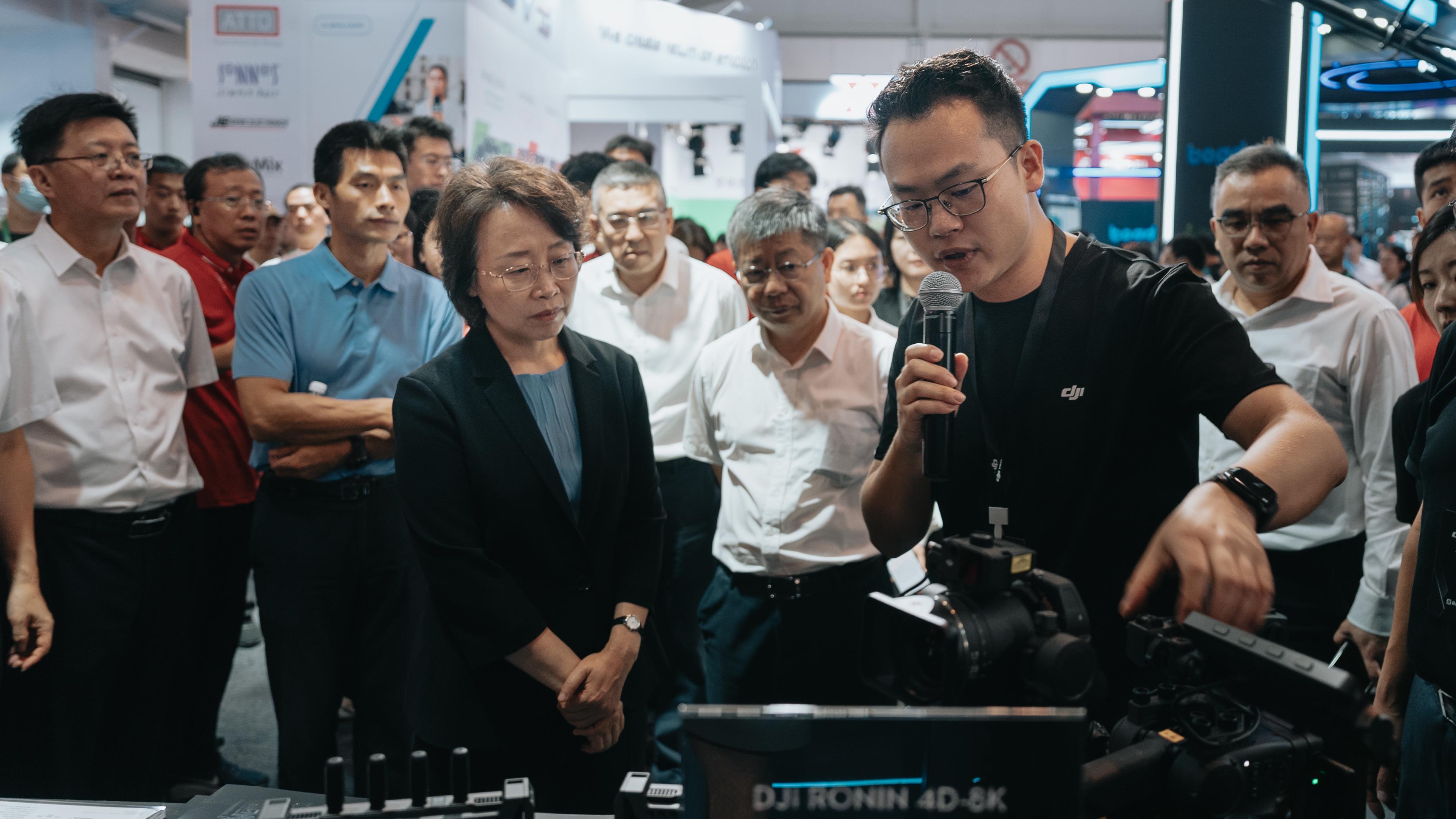 DJI 󽮲չBIRTVRonin 4D-8K ࣬Inspire 3 ն