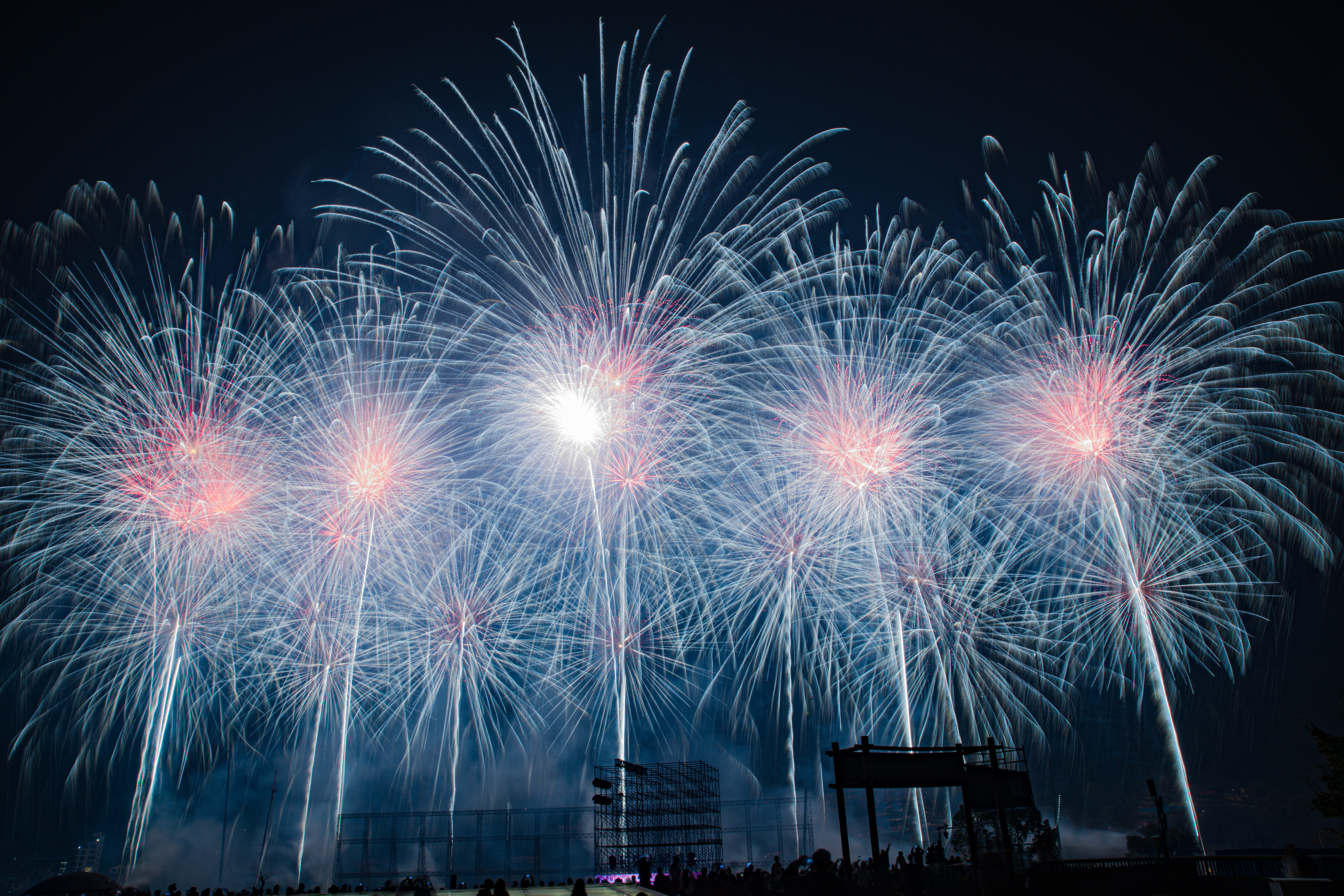 ��ӰΪī���̻�Ϊʫ ����EOS R6 Mark II��RF24-105mm F2.8 L IS USM Z����2025����̻�ҹ