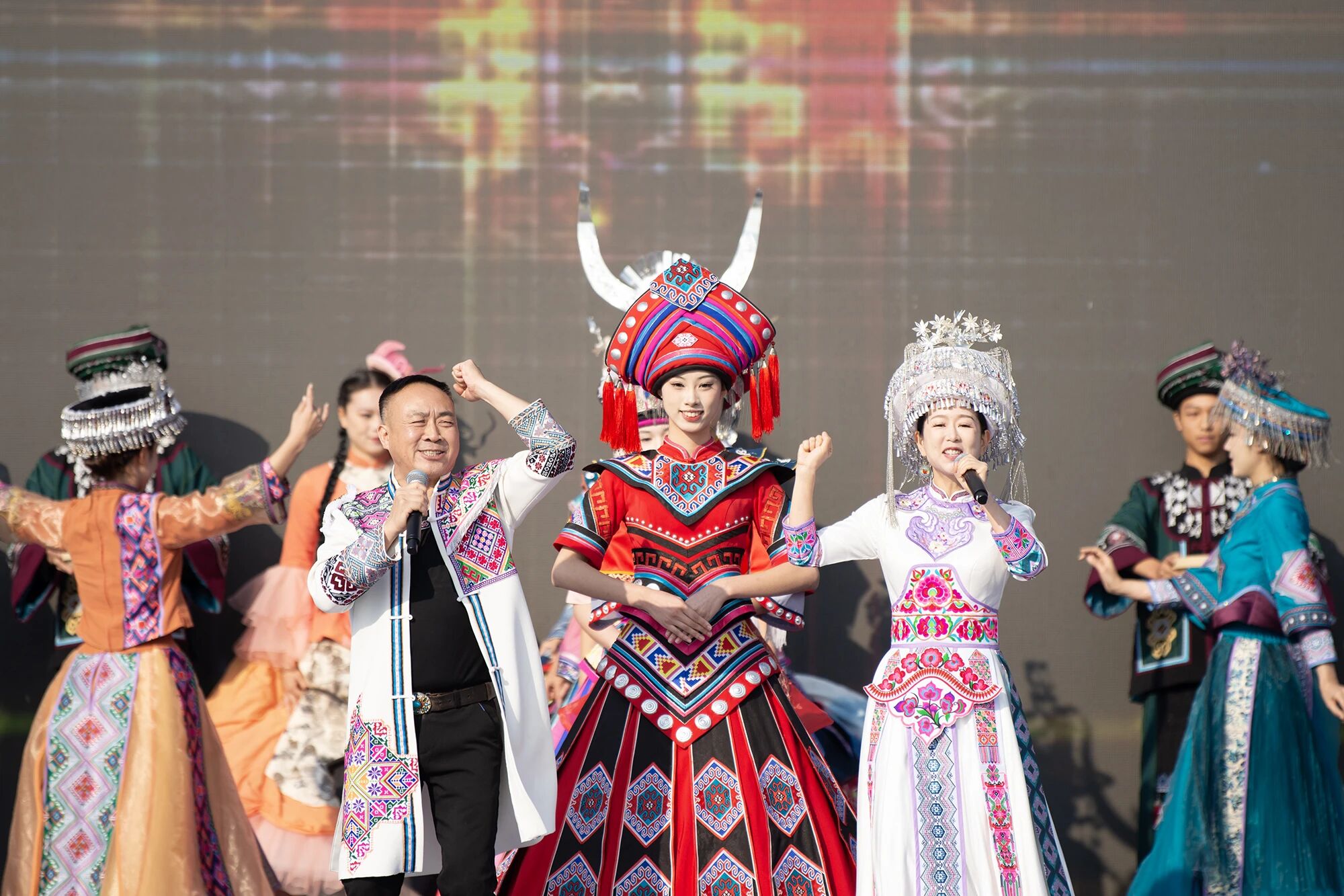 ��Խɽ�����Ի������������й����żҽ硱�����������Ų���Ӱ��չ��ɽˮʤ������Ļ