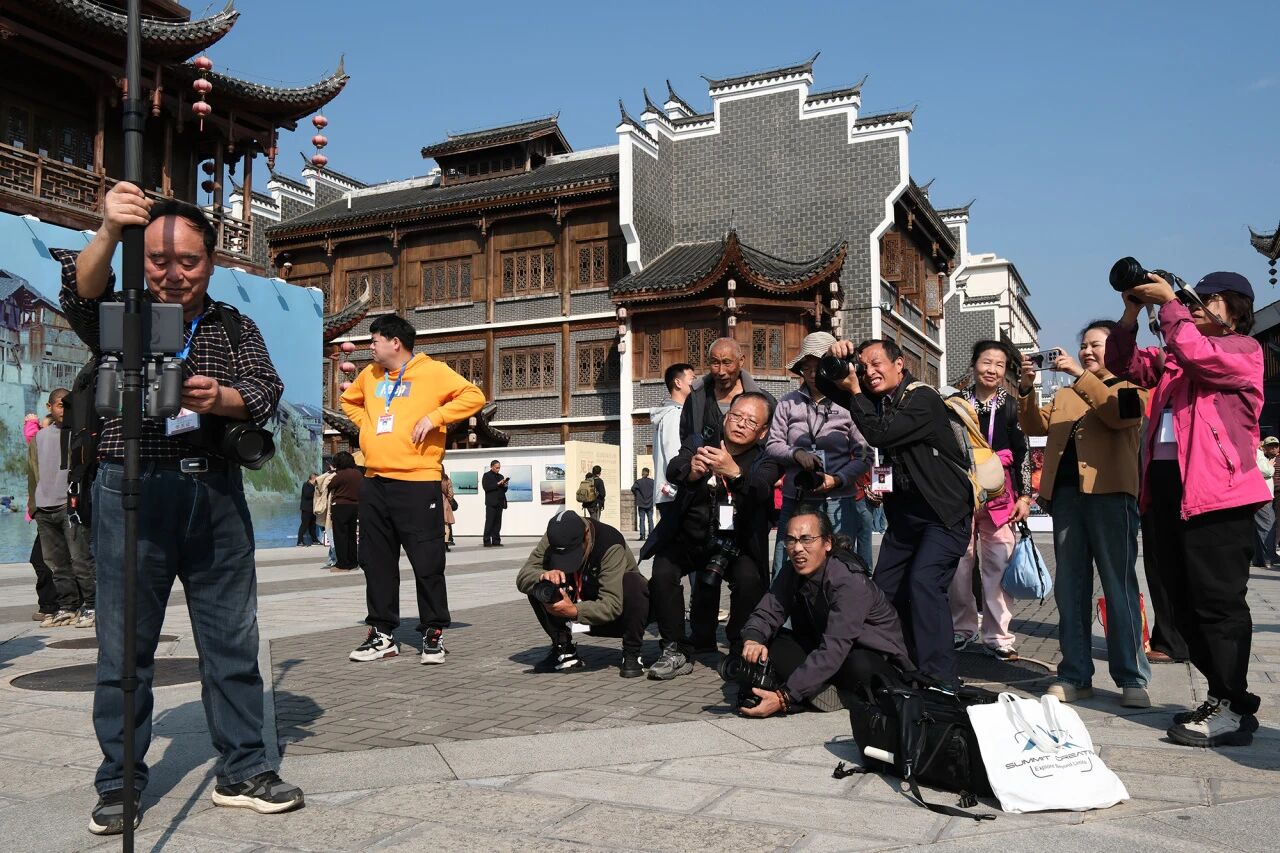 ��Խɽ�����Ի������������й����żҽ硱�����������Ų���Ӱ��չ��ɽˮʤ������Ļ