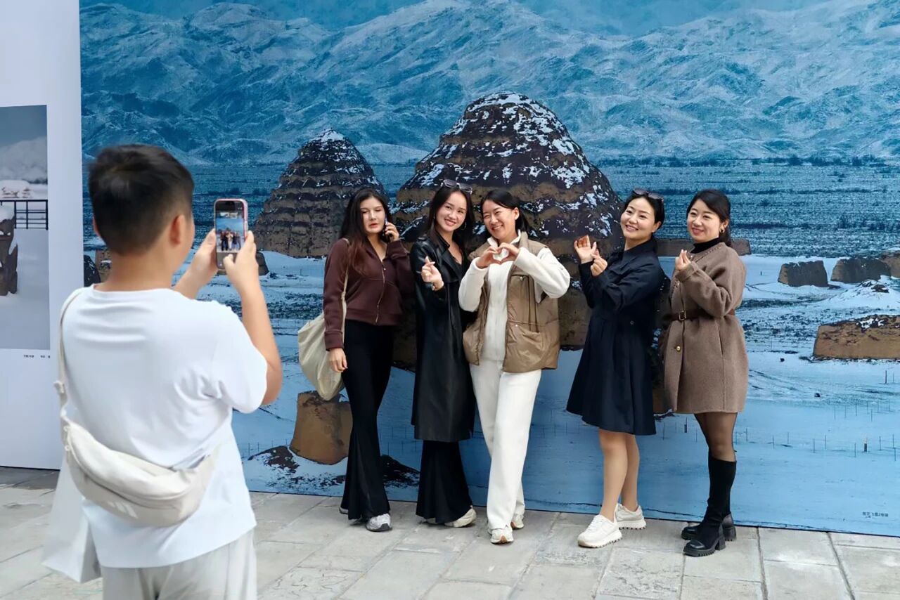 ��Խɽ�����Ի������������й����żҽ硱�����������Ų���Ӱ��չ��ɽˮʤ������Ļ