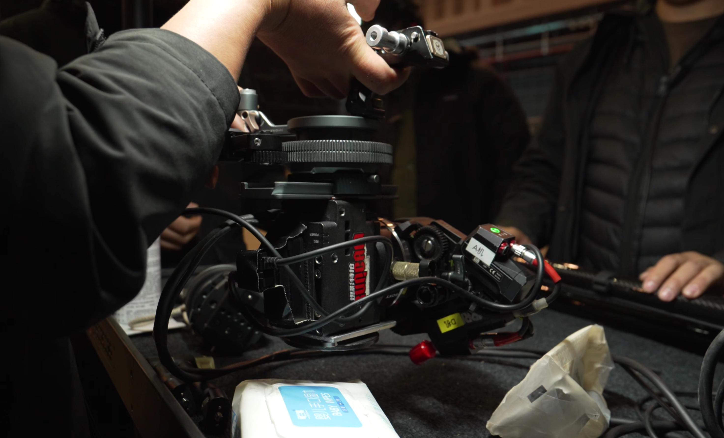������CineAltaV 2һ��  ���ɳ�����3���Ѽ�������ӡ�ð�ա���ɡ����̡����ӡ��ĵõ��������ĵÿᡱ 