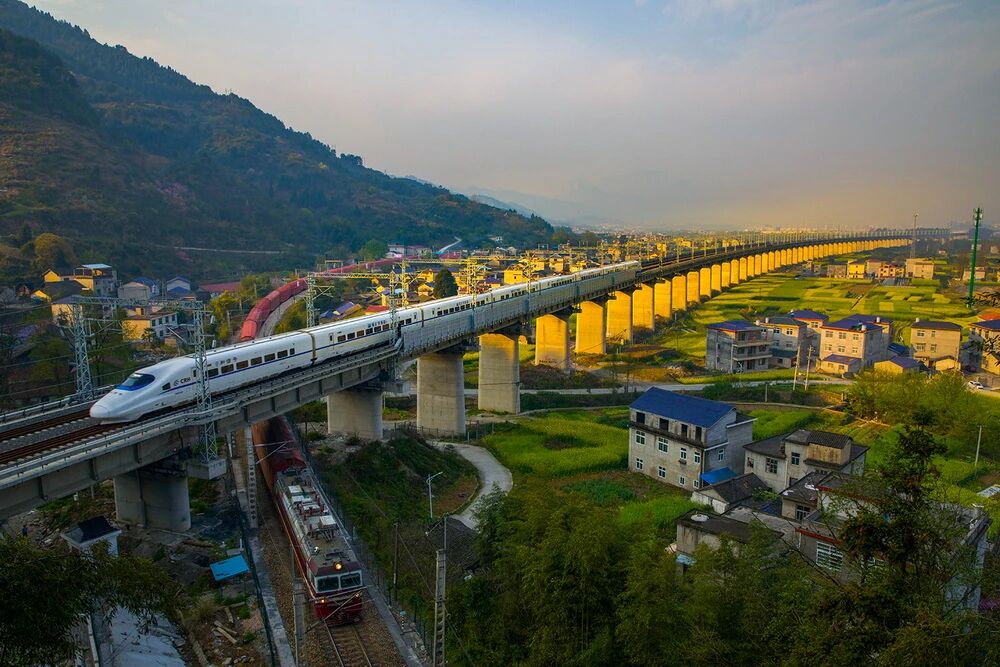 ��Խɽ�����Ի������������й����żҽ硱�����������Ų���Ӱ��չ��ɽˮʤ������Ļ