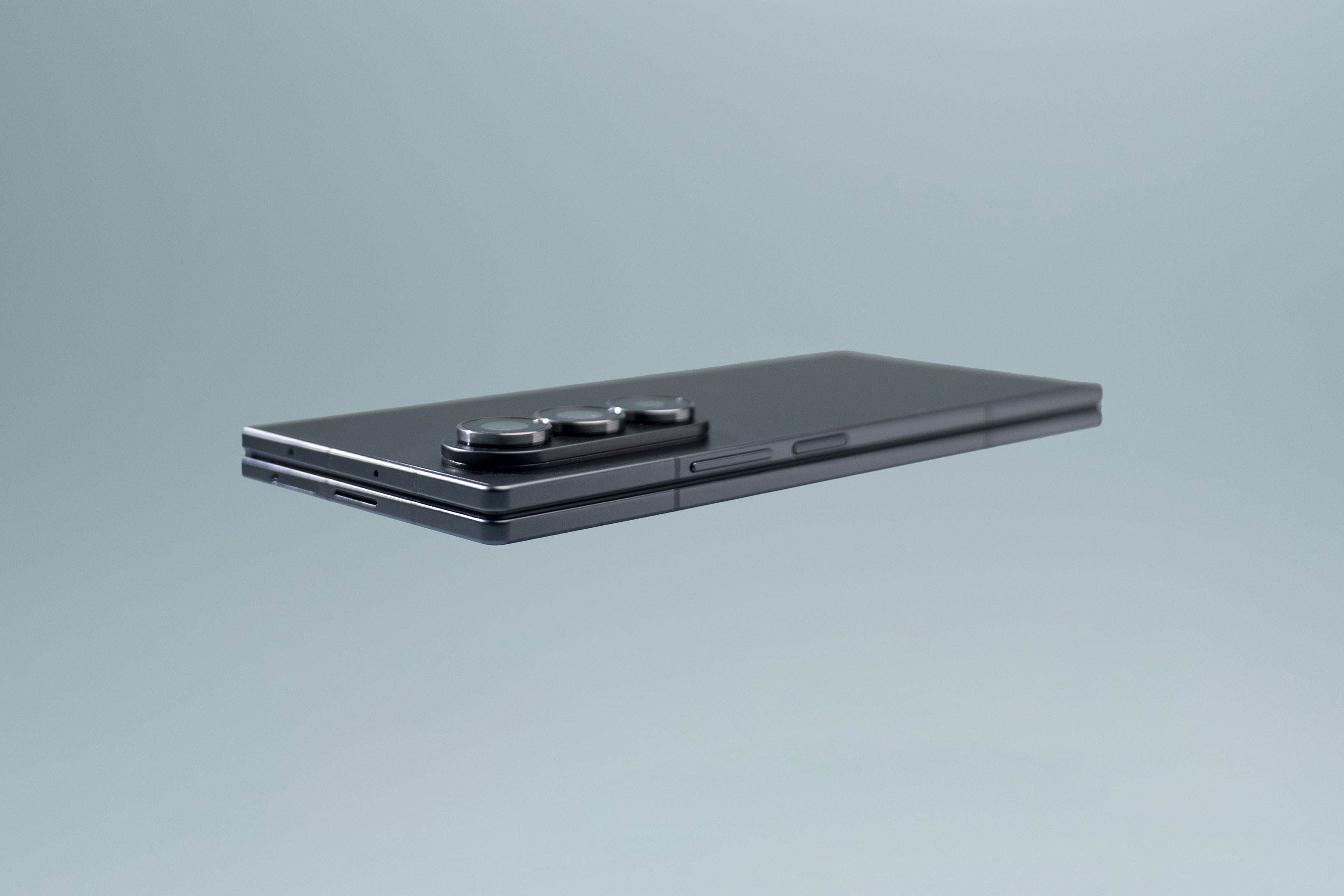 215gᱡ۵ Galaxy Z Fold7Ӱͼ