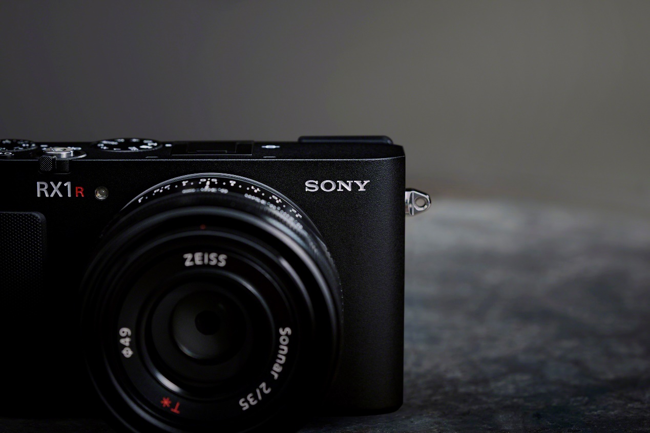  1˲ ᷢڿ®ϵȫ콢RX1R III
