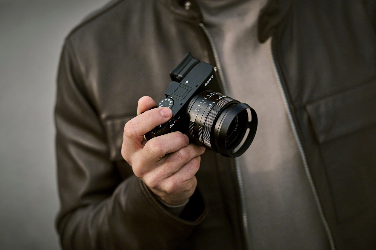  1˲ ᷢڿ®ϵȫ콢RX1R III