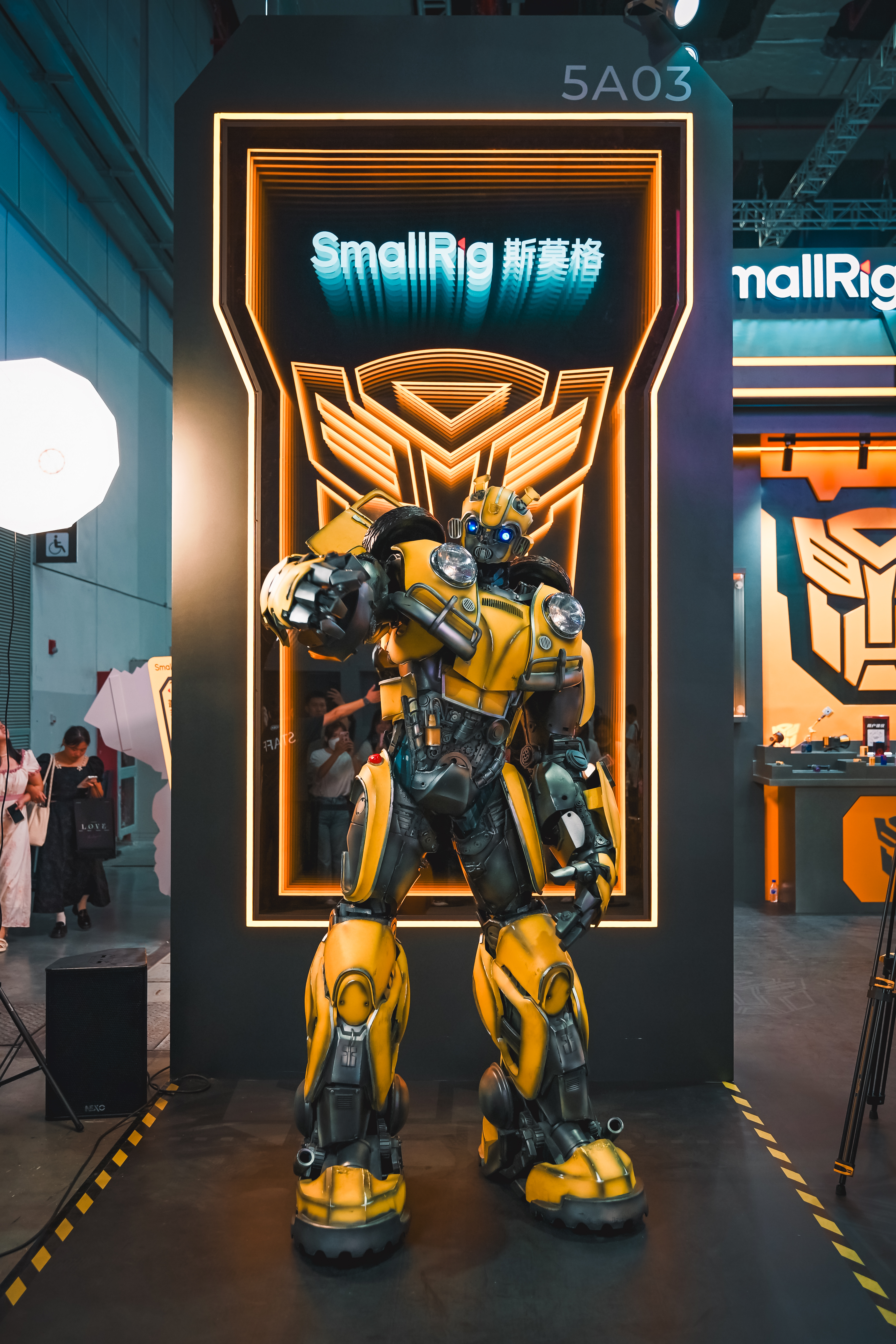 SmallRig˹Ī BW2025 Բչ٣BIRTVʾڴ