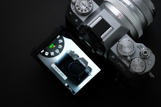 机身紧凑轻巧，配备约4020万像素传感器和图像处理引擎  轻量化FUJIFILM X-T50无反数码相机发布