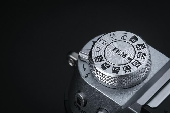 机身紧凑轻巧，配备约4020万像素传感器和图像处理引擎  轻量化FUJIFILM X-T50无反数码相机发布