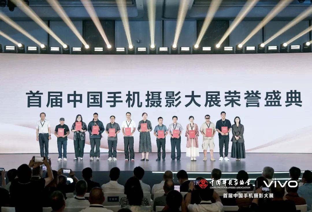 �Ƽ������������ƶ�Ӱ����ƪ | �׽��й��ֻ���Ӱ��չ����ʢ����ȫ��Ѳչ��������Ļ