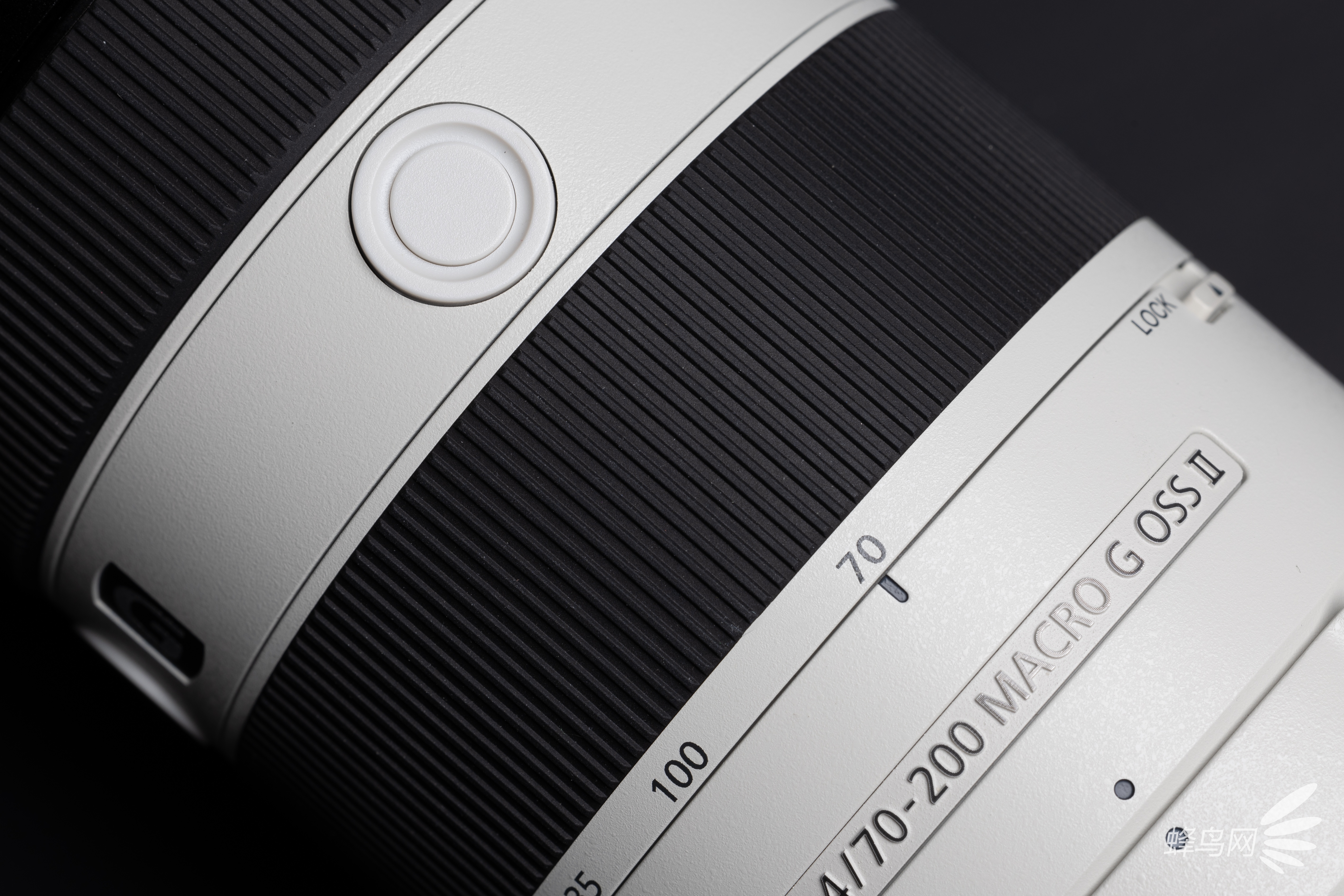SEL70200G2