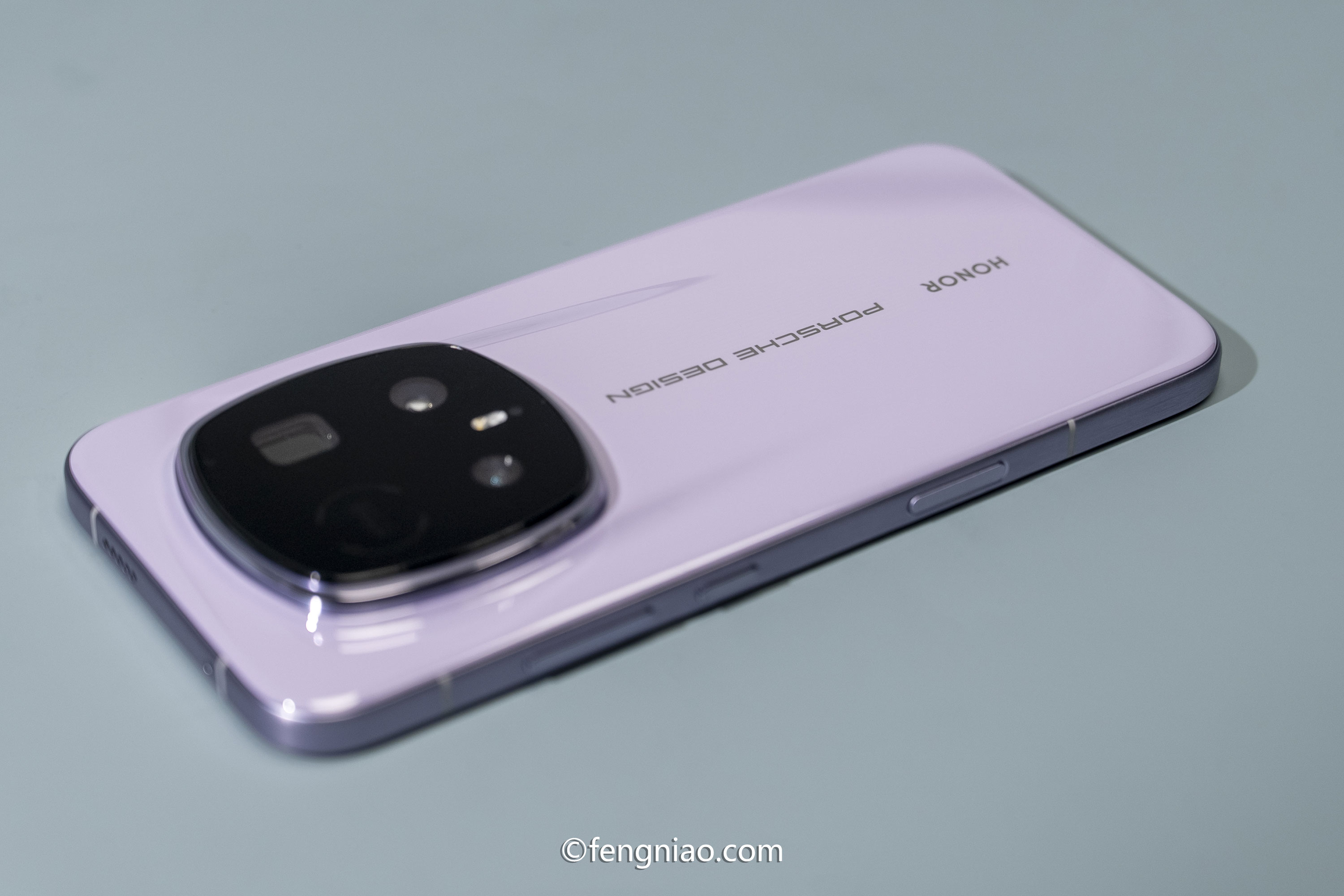 ��Ӱ��ʯ������� ��ҫMagic8 RSR��ʱ����ƿ���ͼ��