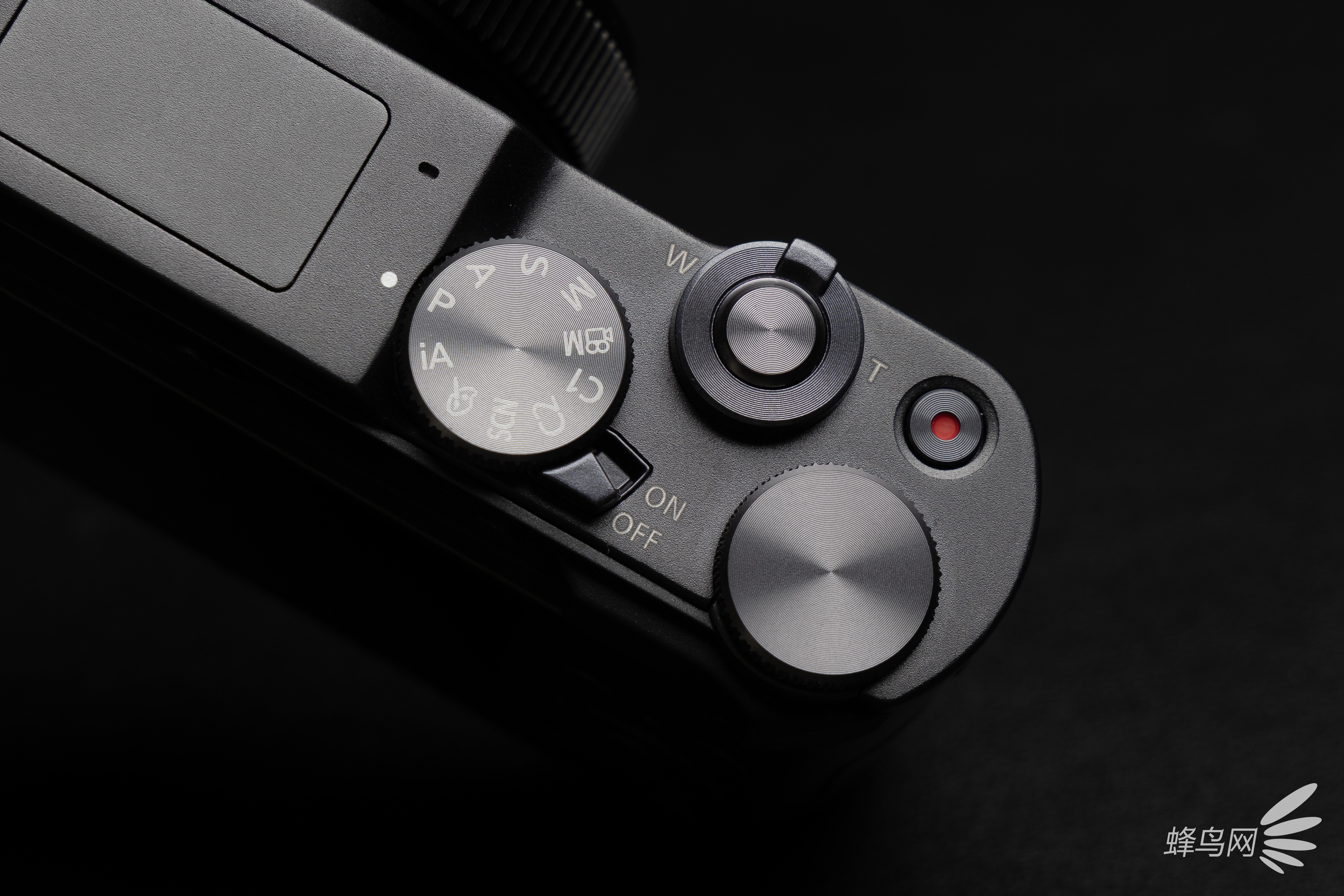 ��Я��Ƭ������һʵ��֮ѡ ����LUMIX ZS300��������