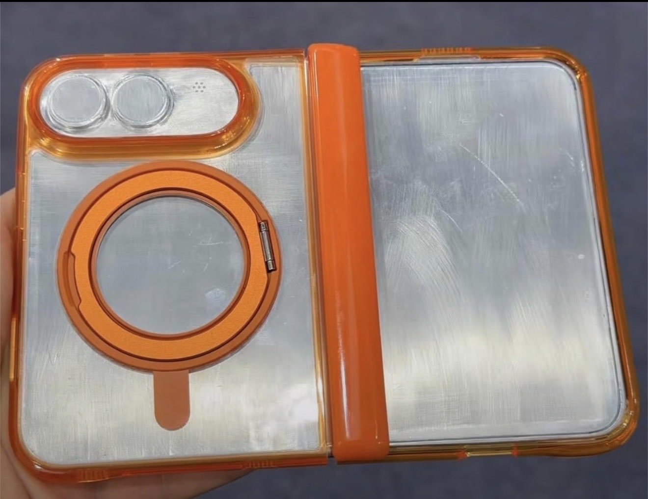 ƻ��iPhone Fold�ֻ��ǽ���ĥ���ع� ����˫�����