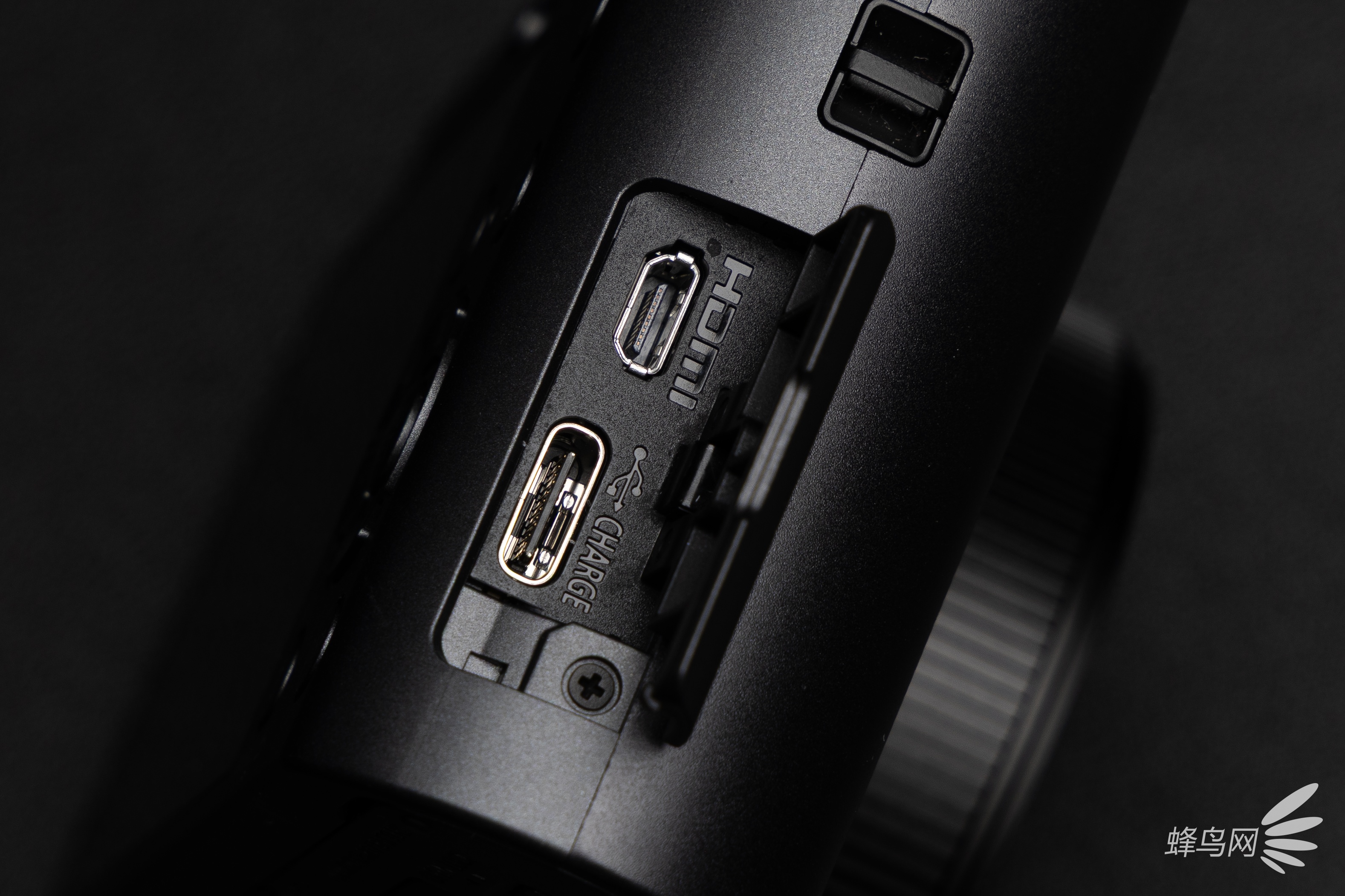 ��Я��Ƭ������һʵ��֮ѡ ����LUMIX ZS300��������