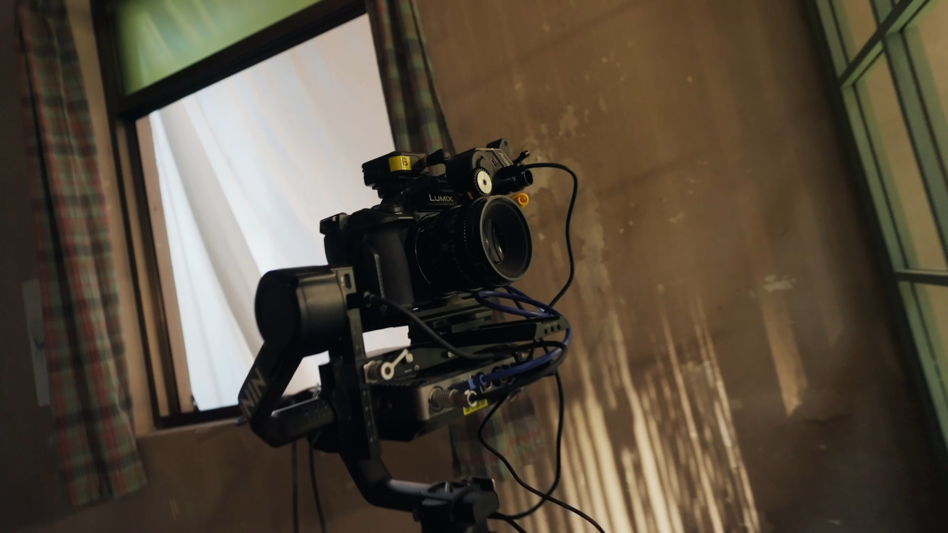 ��������Ӱ�ʸд��ֿɼ� LUMIX S1M2+ARRI LogC3��ͬ��֯��ǽ����