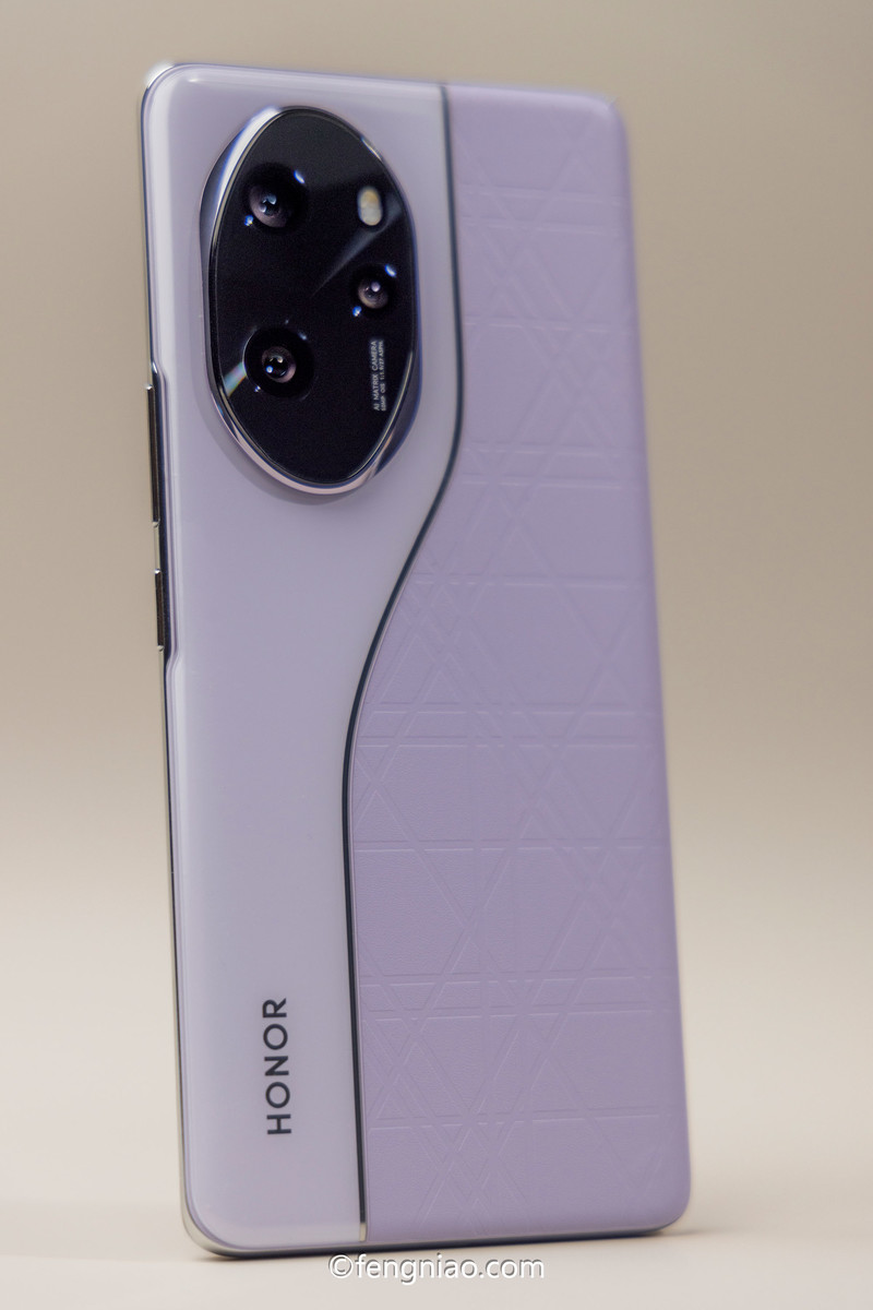 双材质拼接设计尽显典雅 荣耀100 Pro莫奈紫配色开箱图赏