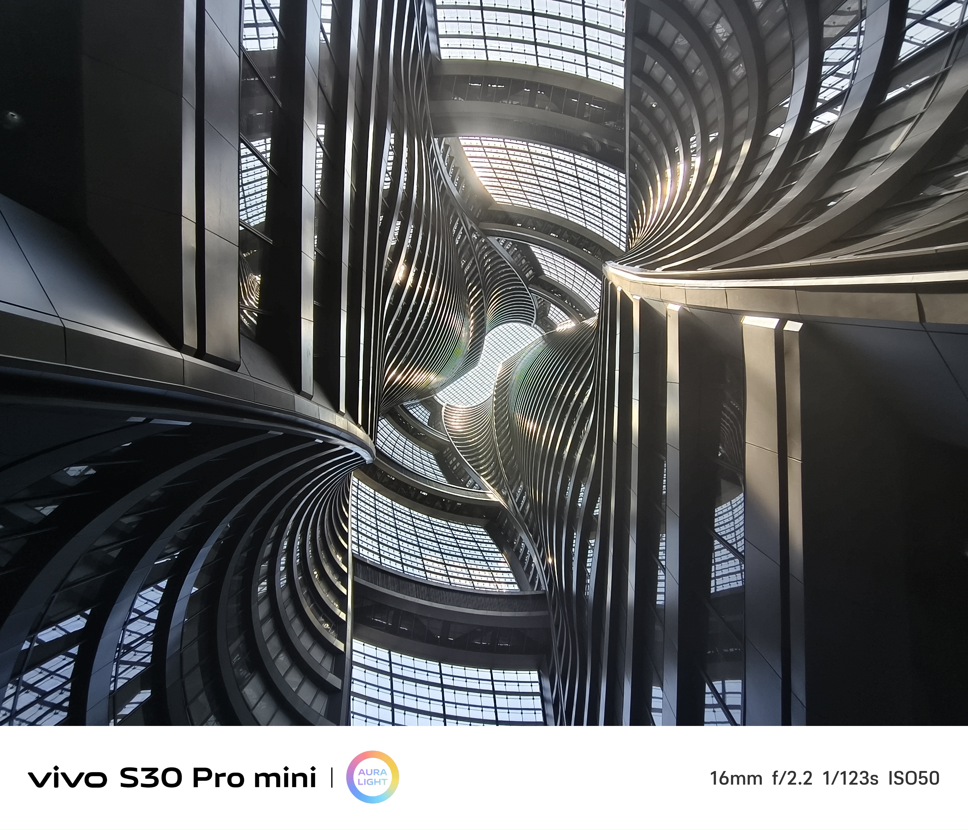 Prominiߴ vivo S30 Pro mini