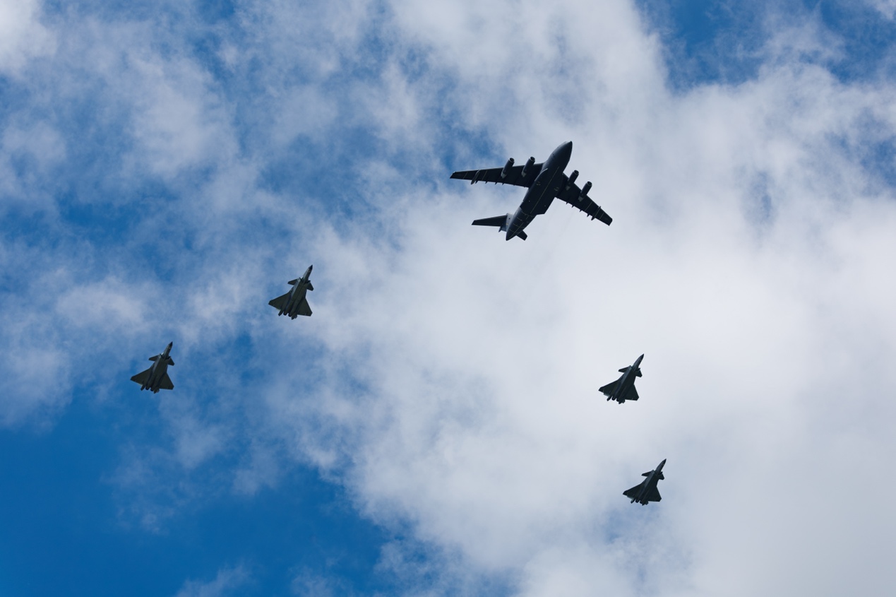 刀尖上的舞者 佳能EOS R3+RF100-300mm/F2.8 航空摄影初体验