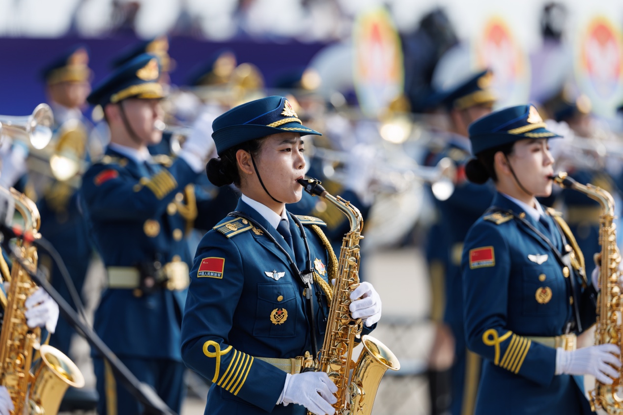 刀尖上的舞者 佳能EOS R3+RF100-300mm/F2.8 航空摄影初体验