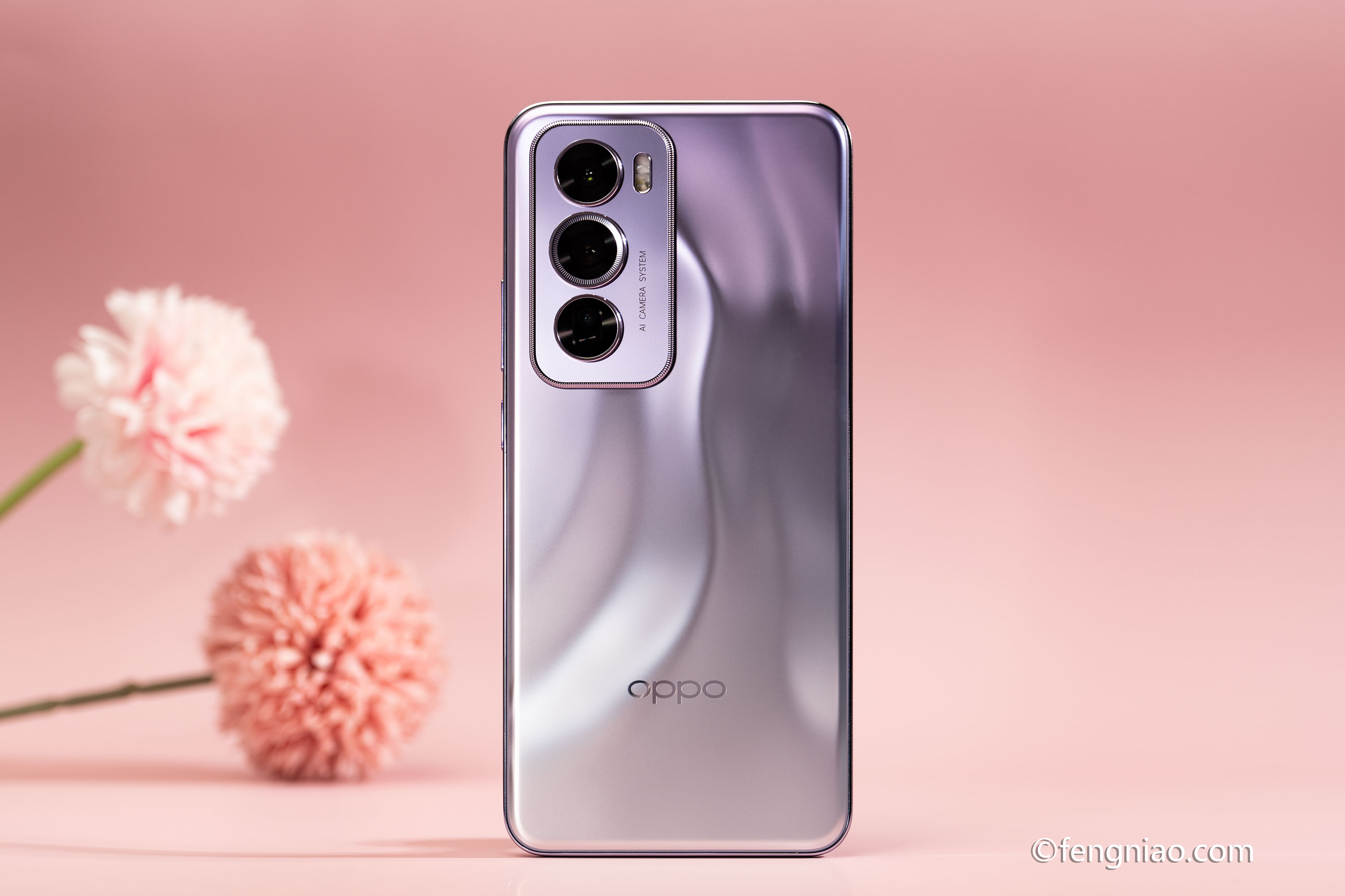 Сֱʱ OPPO Reno12 Proɫͼ