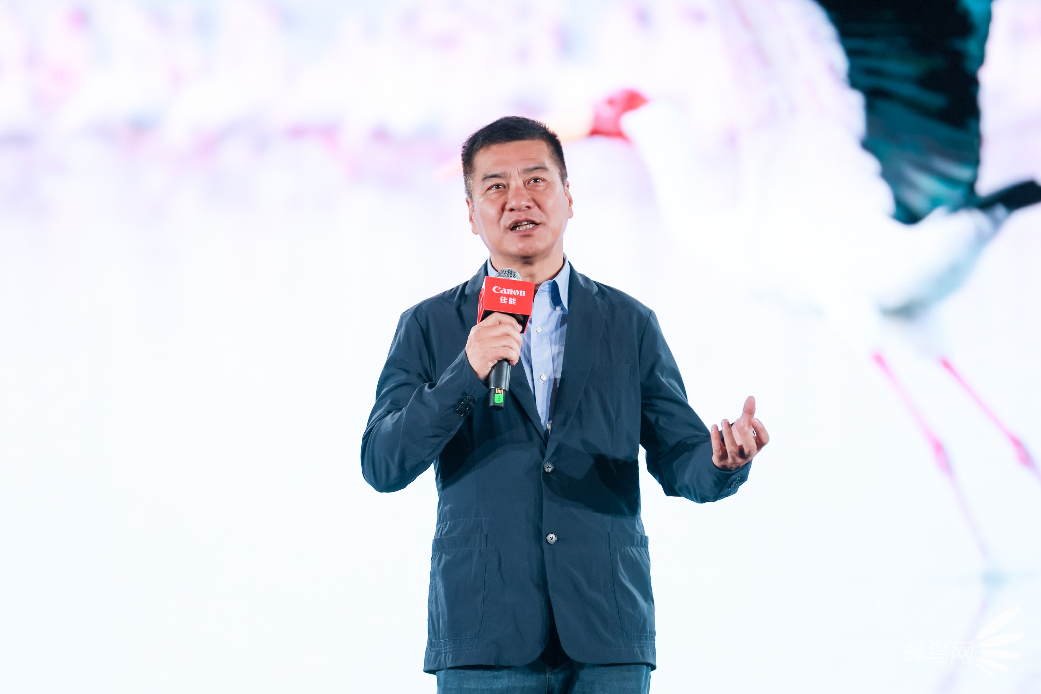 إ��Ի����� 5ϵ���治ֹ 2025����Ӱ����껪֮����EOS 5ϵ�������20���괴���ߴ���ڻ��ٰ�