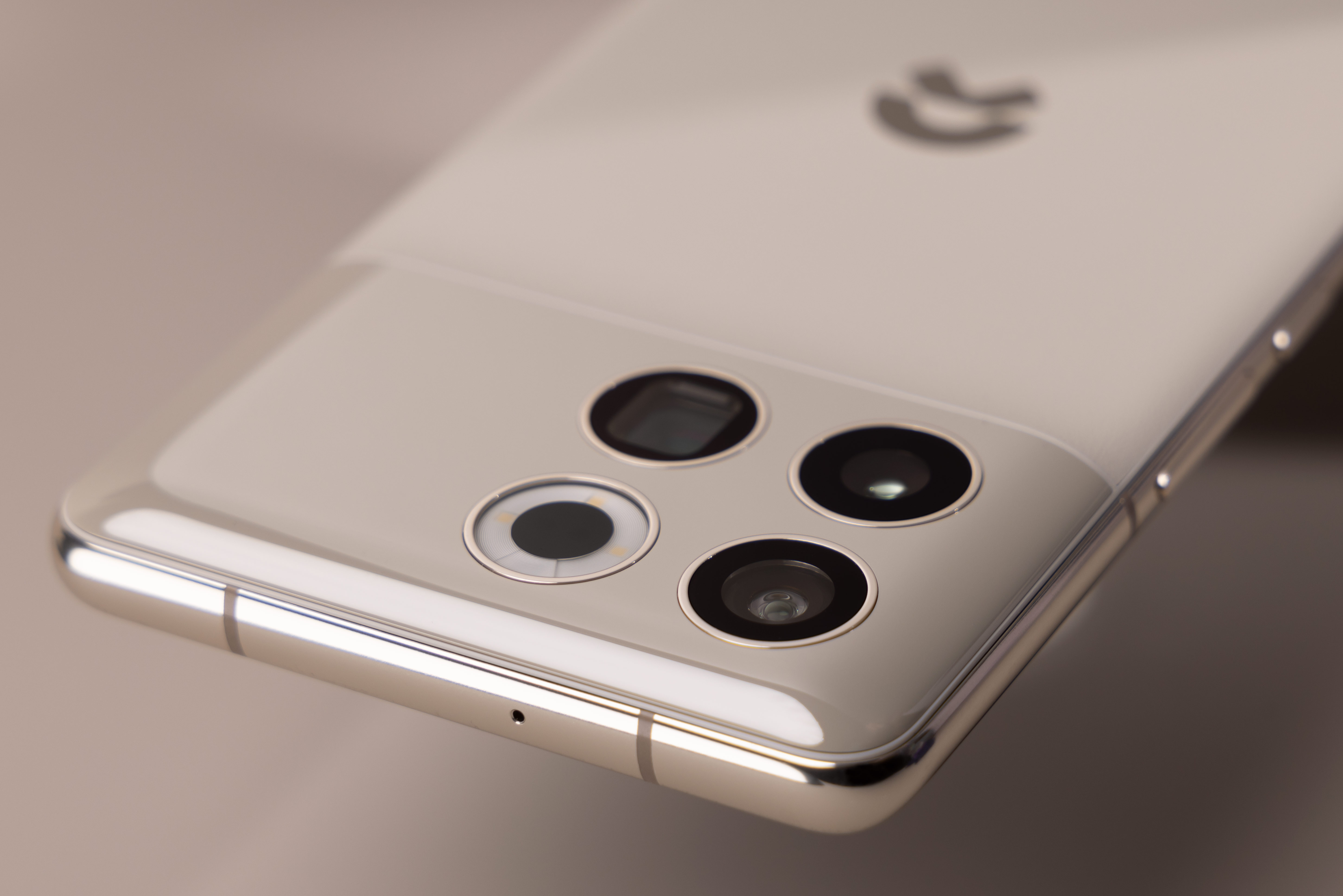 ӵ콢õ εNIO Phoneѩްͼ