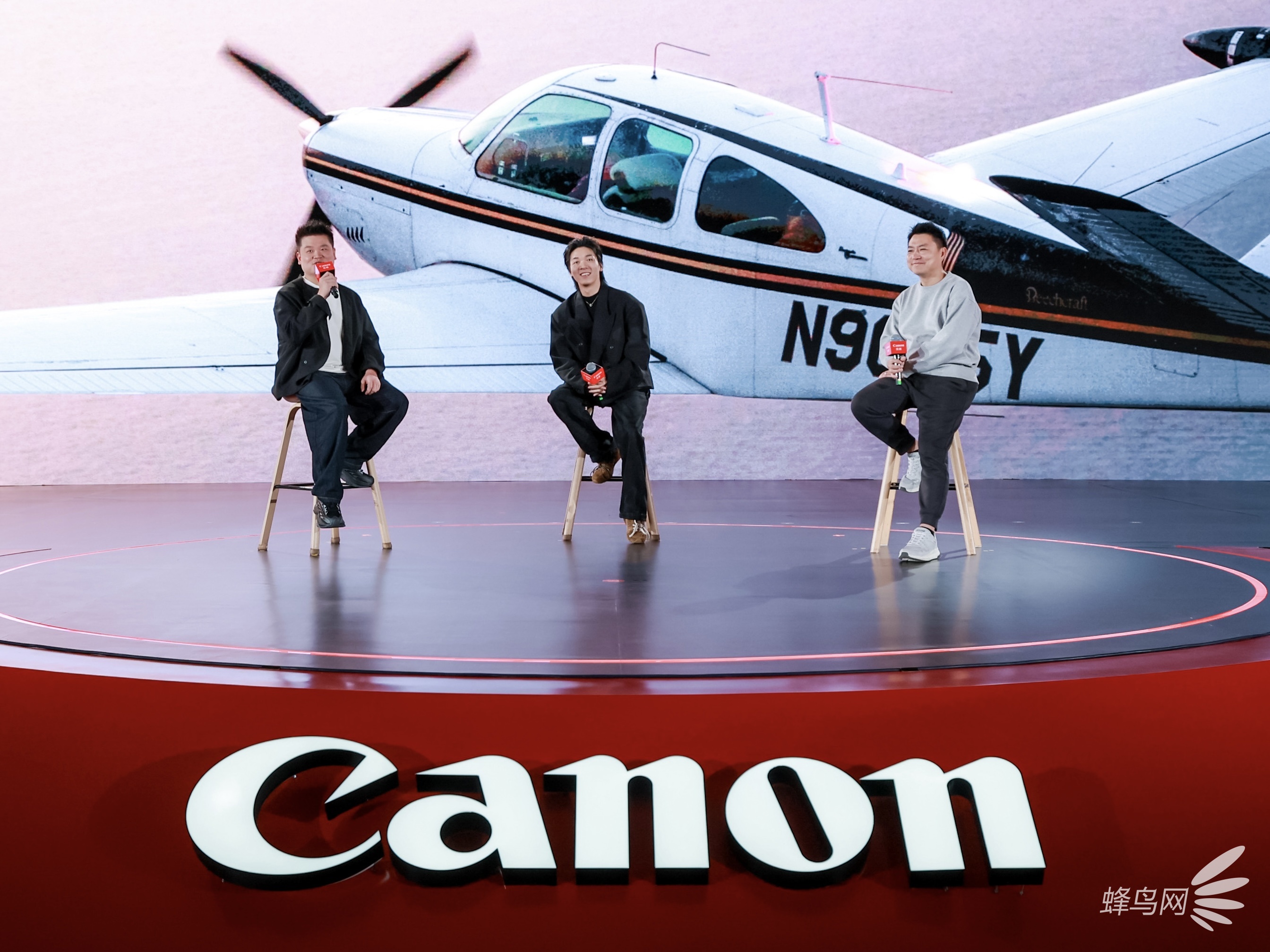 إ��Ի����� 5ϵ���治ֹ 2025����Ӱ����껪֮����EOS 5ϵ�������20���괴���ߴ���ڻ��ٰ�