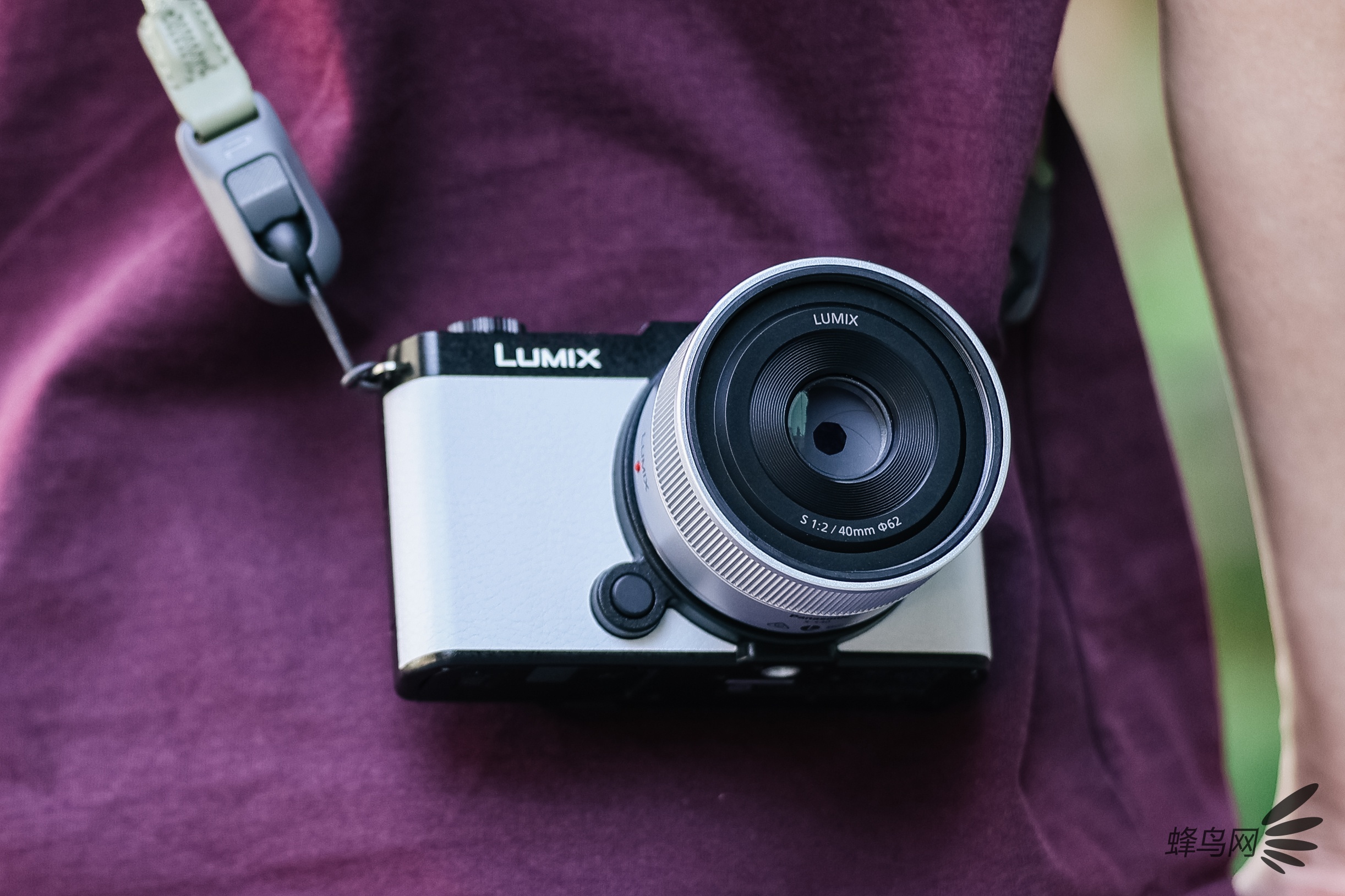 ������еı��ɾ�ͷ ����LUMIX S 40mm f/2��������