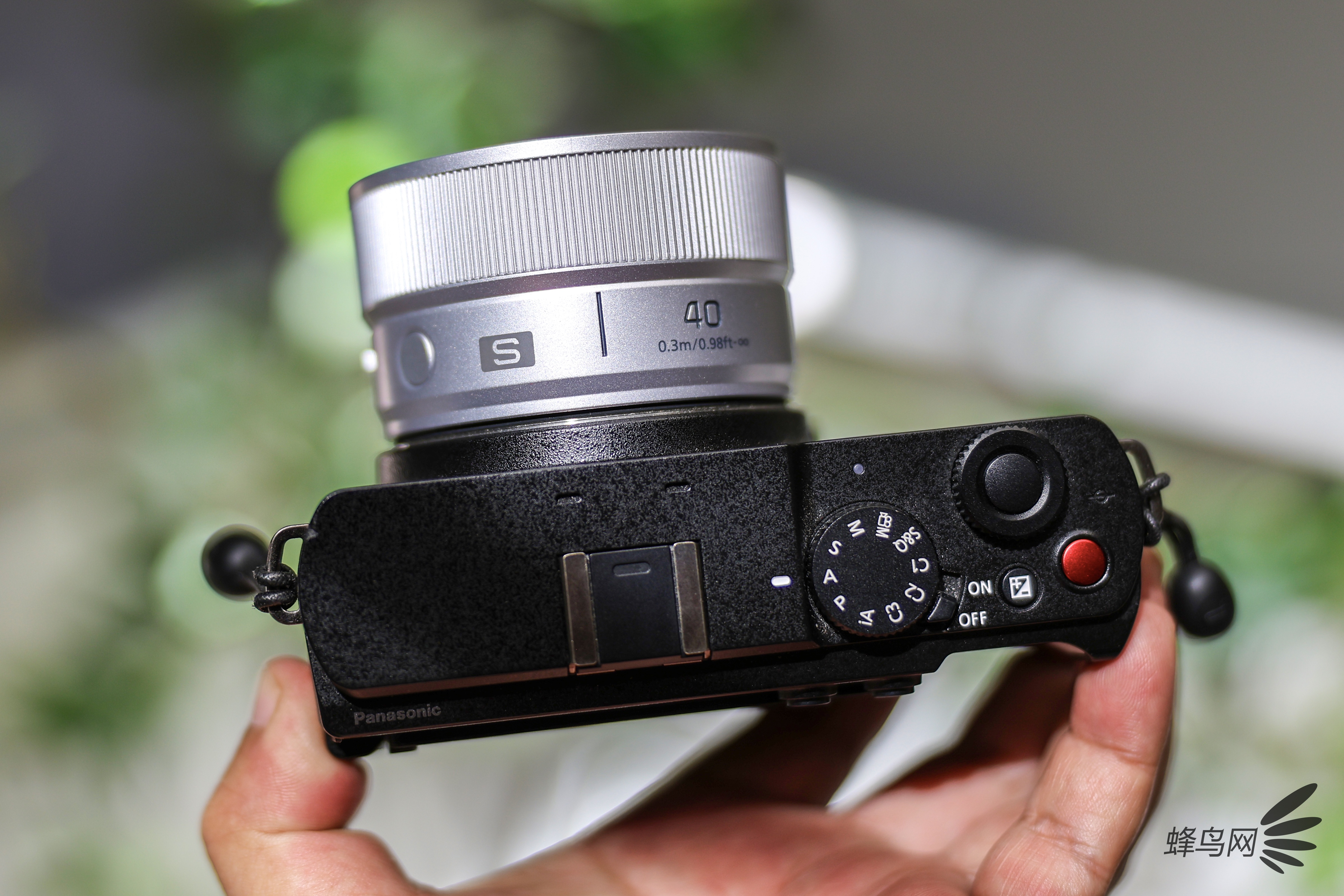 ������еı��ɾ�ͷ ����LUMIX S 40mm f/2��������