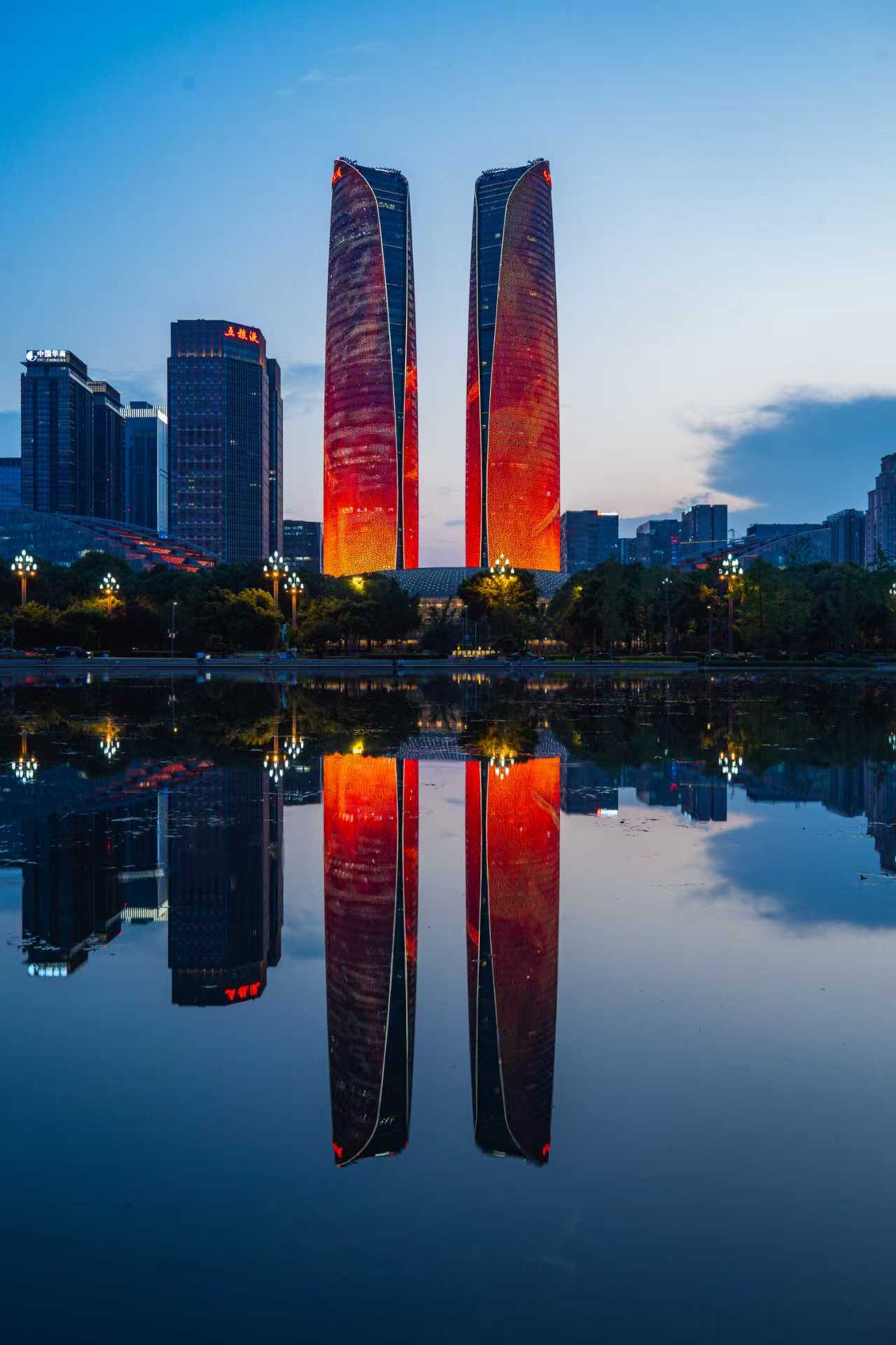 ɹ�����Ӱ���� �῵2025Ӱ�������Я�ذ�������Ļ