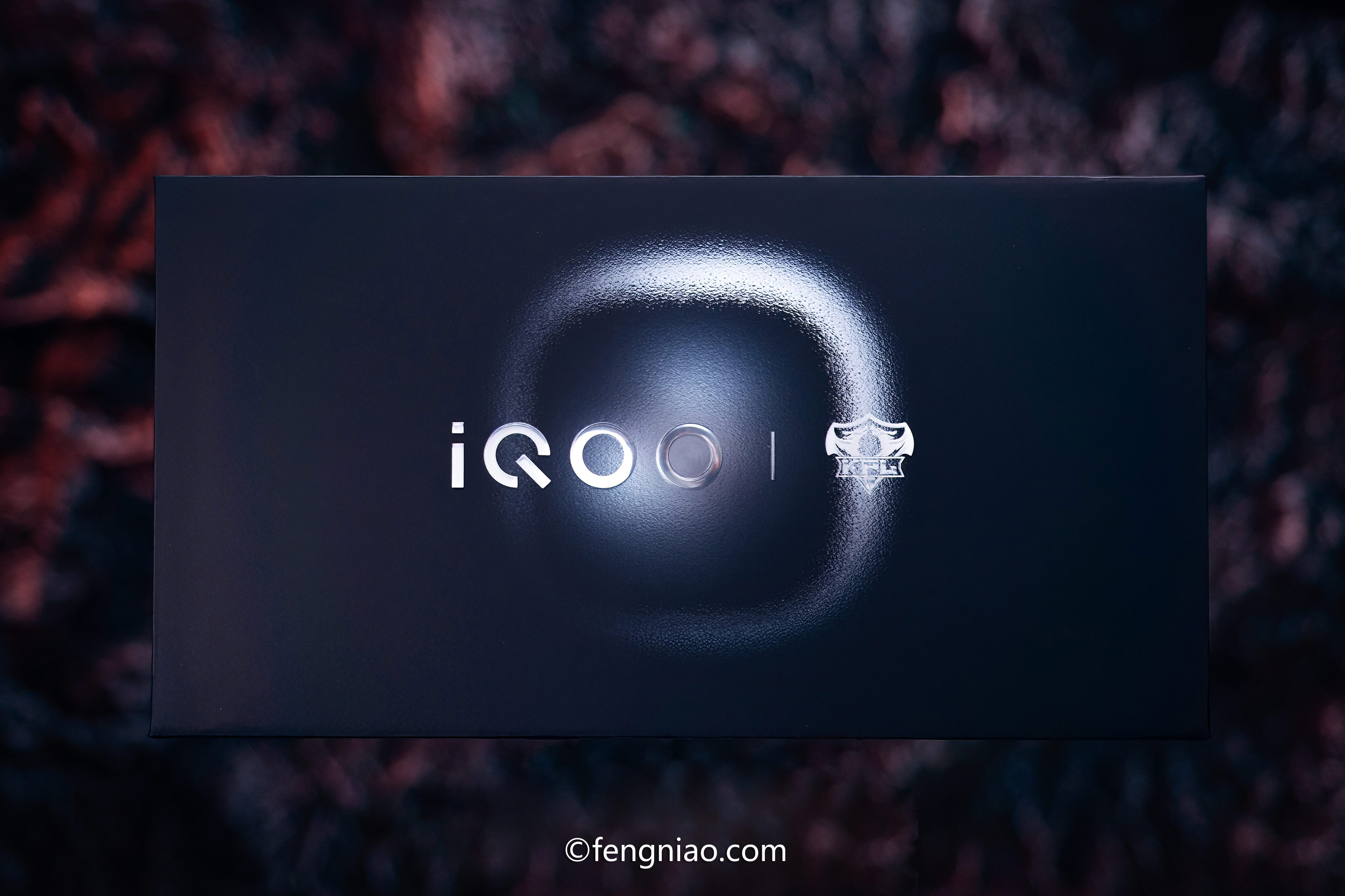 旗舰手感特色满满 iQOO15T青云配色开箱图赏