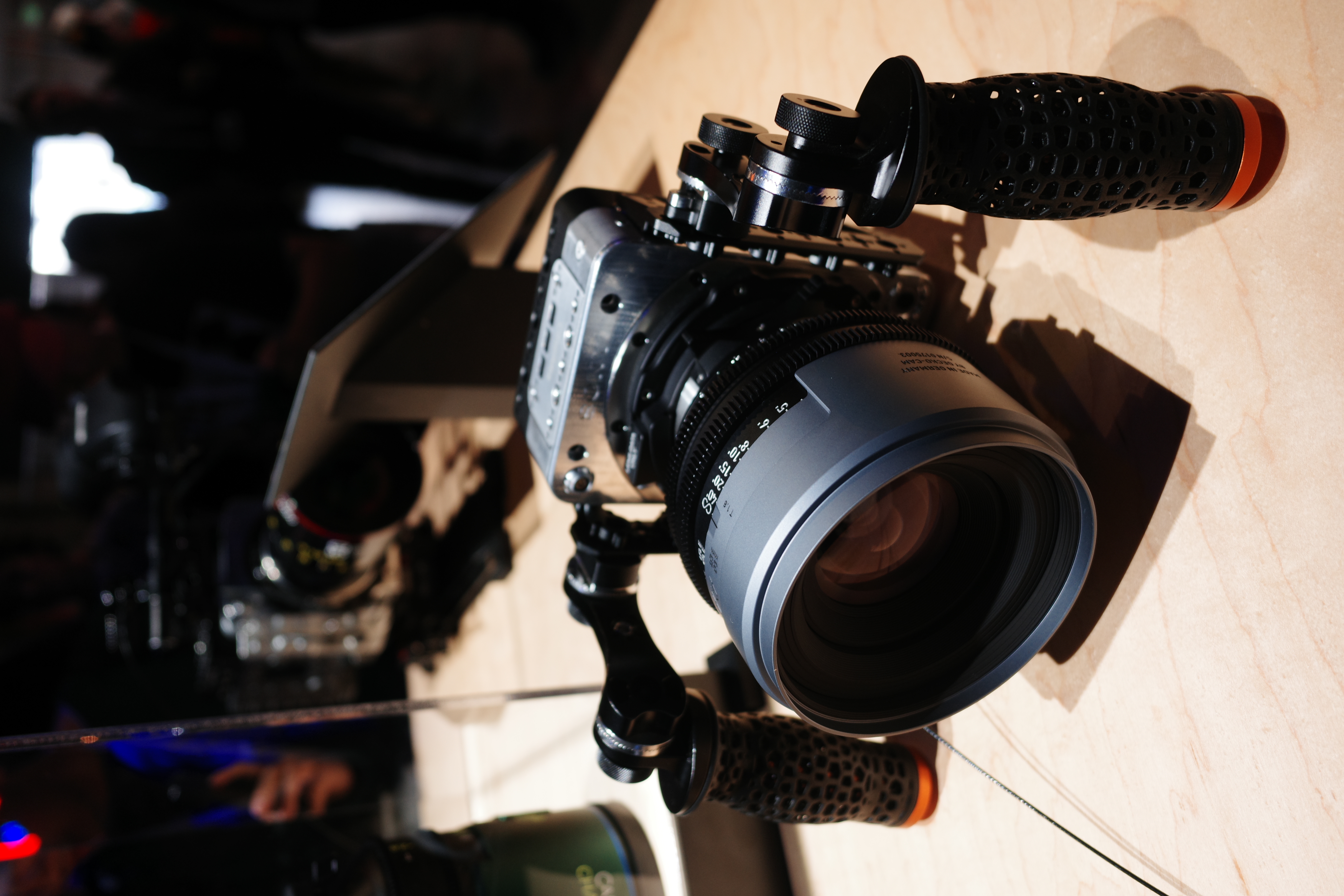  Cine Gear�ֳ��Ի����᣺RIALTO 65��ο���CineAltaV 2��65mm�󻭷��½׶�
