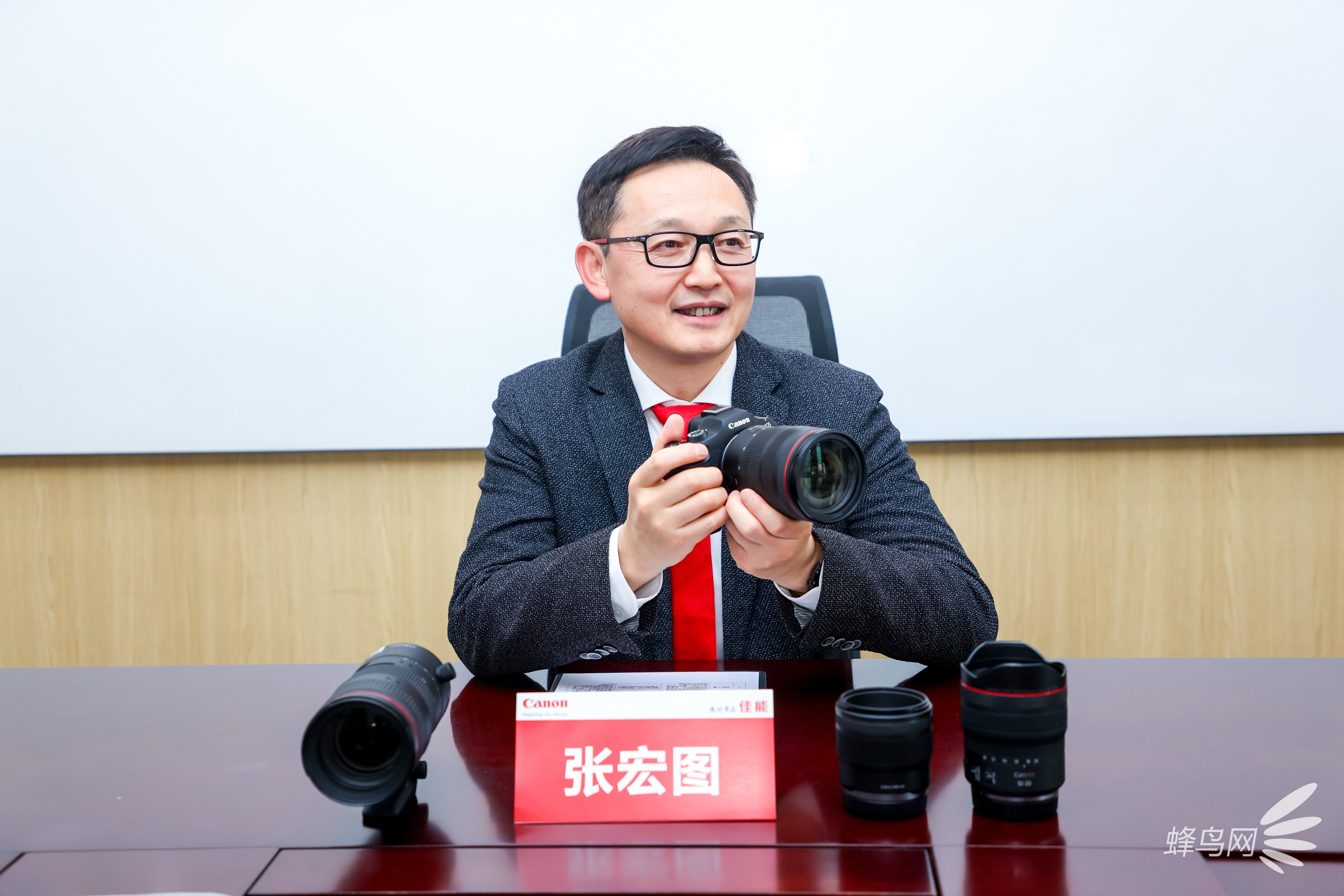 �й��������ܣ�����EOS R6 Mark III����������������һ��2.4����2026�꽣ָ1.5������