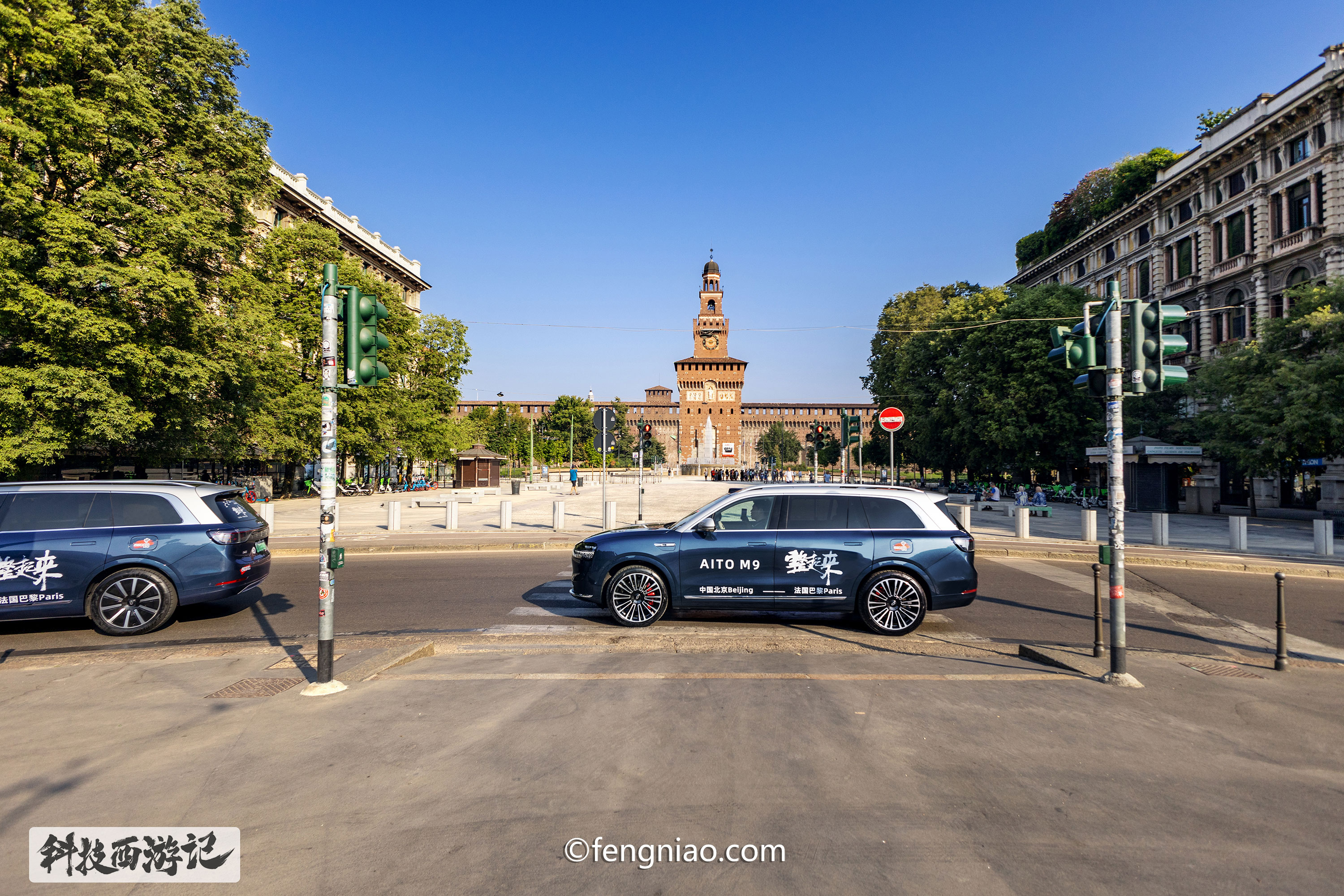 欧洲时尚之都邂逅中国新能源汽车 问界M9驶入意大利米兰街头