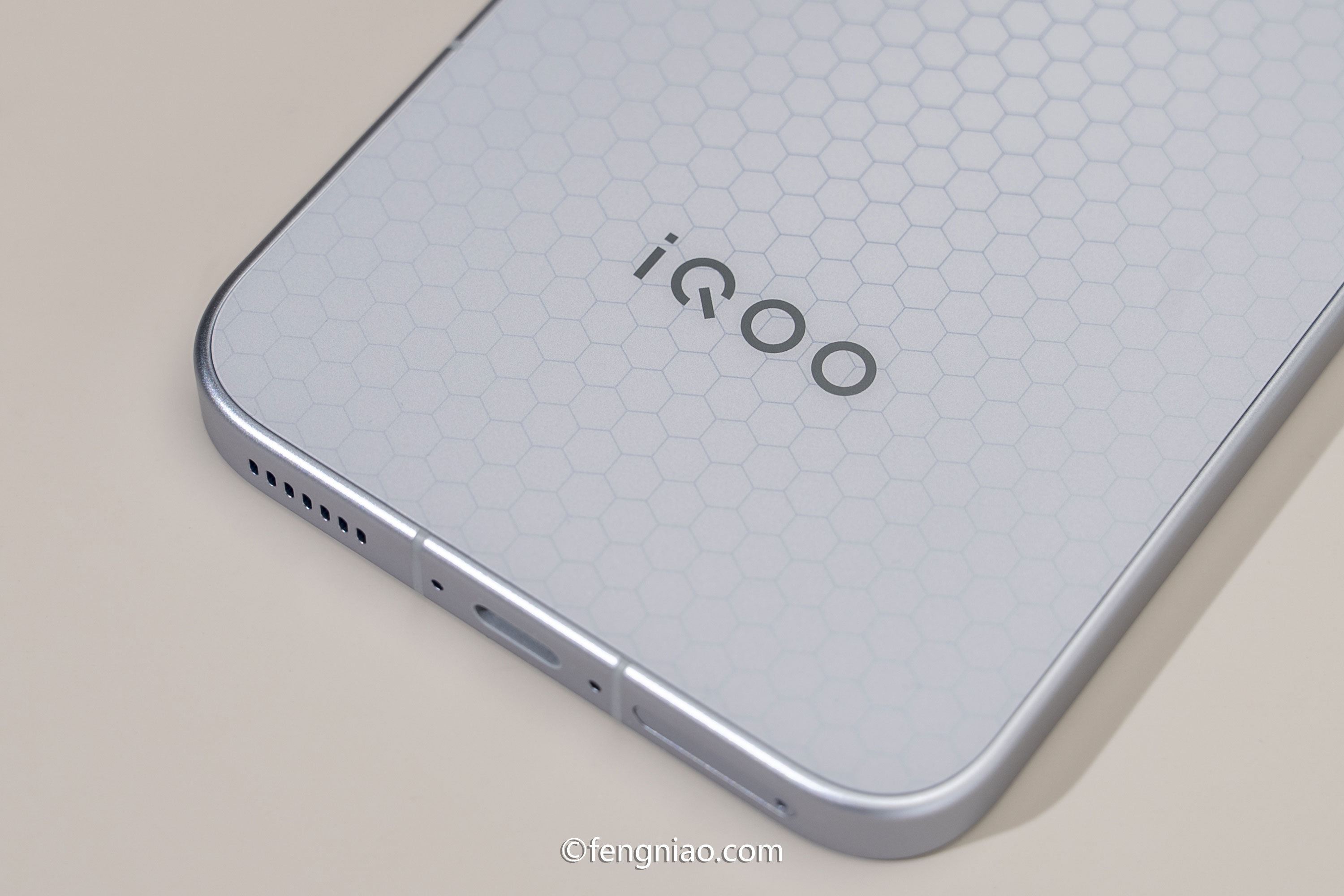 һ��רΪ������Ϸ�����ġ�Ultra���콢 iQOO 15 Ultra����