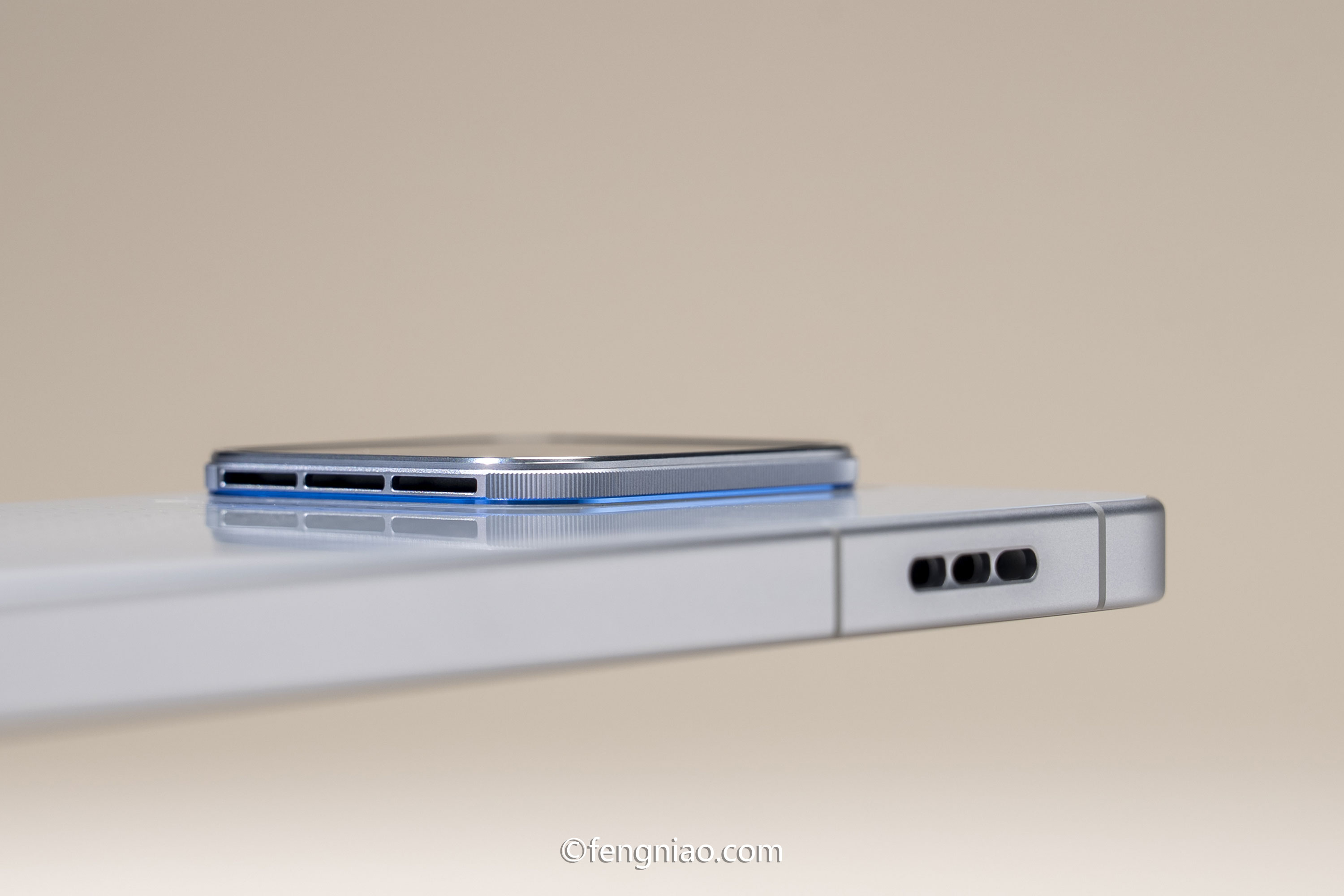 һ��רΪ������Ϸ�����ġ�Ultra���콢 iQOO 15 Ultra����